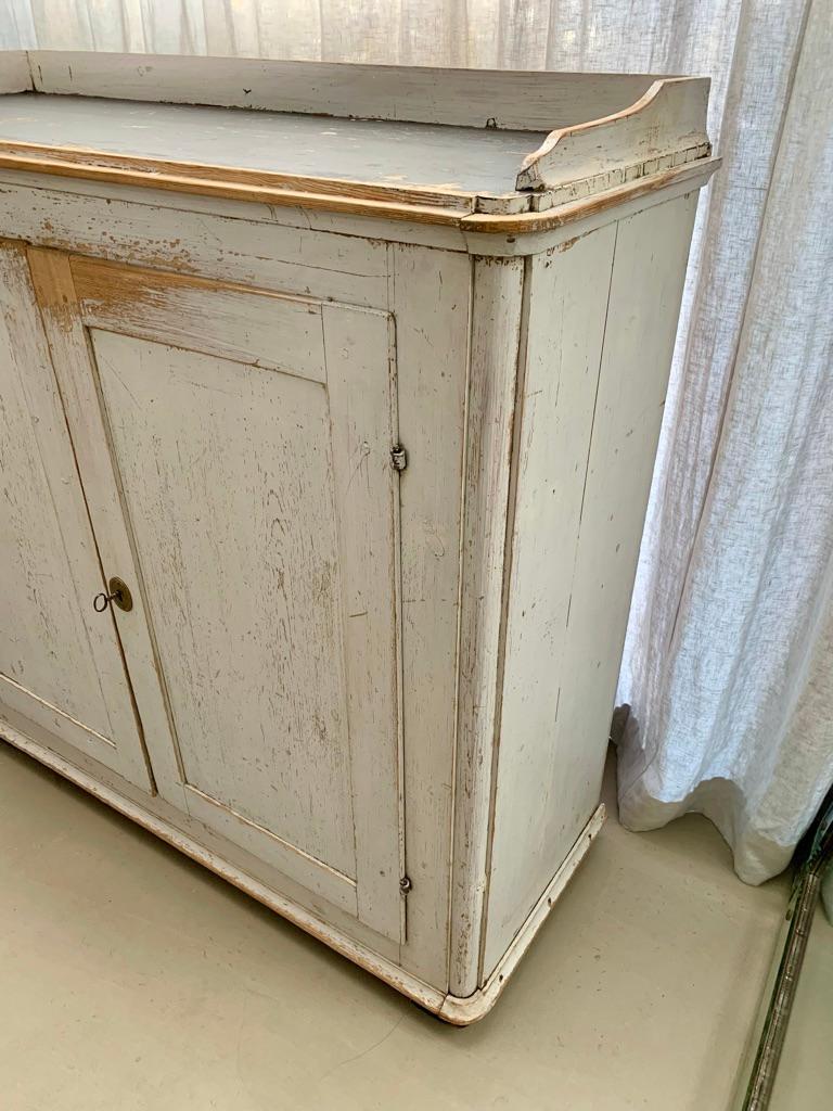 Gustavian Cupboard In Good Condition For Sale In Hellerup, DK
