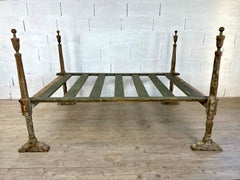 Gustavian Daybed with Elegantly Carved Amphora Motifs