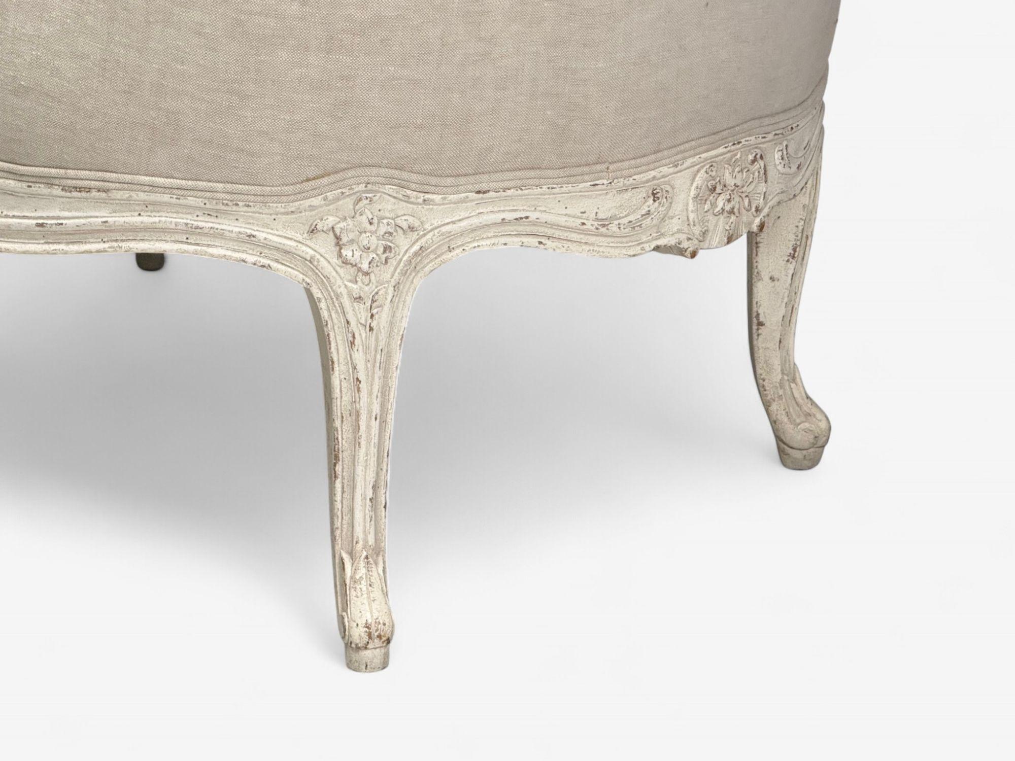 Gustavien, peinture blanche vieillie, lin, banquette de jour suédoise, Suède, 20e siècle en vente 2