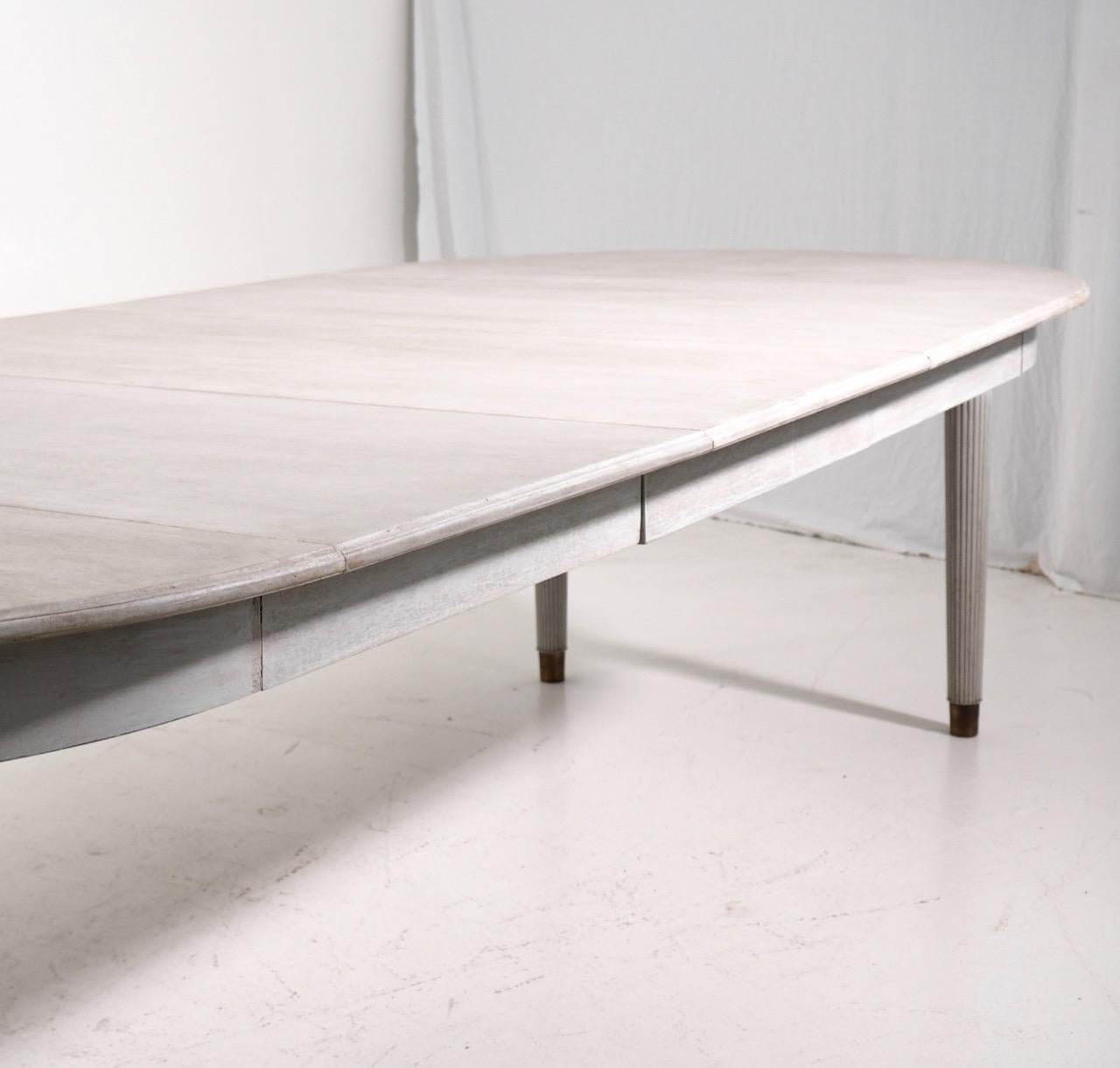 Gustavian Extension Table, 20th Century In Good Condition In Aalsgaarde, DK