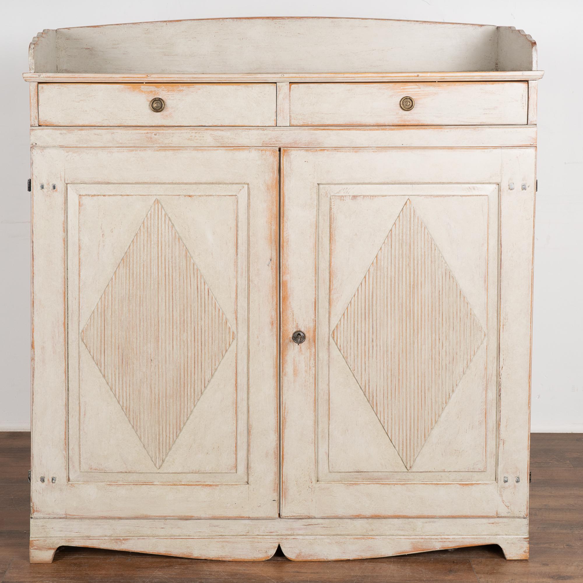 Gustavian Gray Sideboard Buffet from Sweden, circa 1860-1880 In Good Condition In Round Top, TX