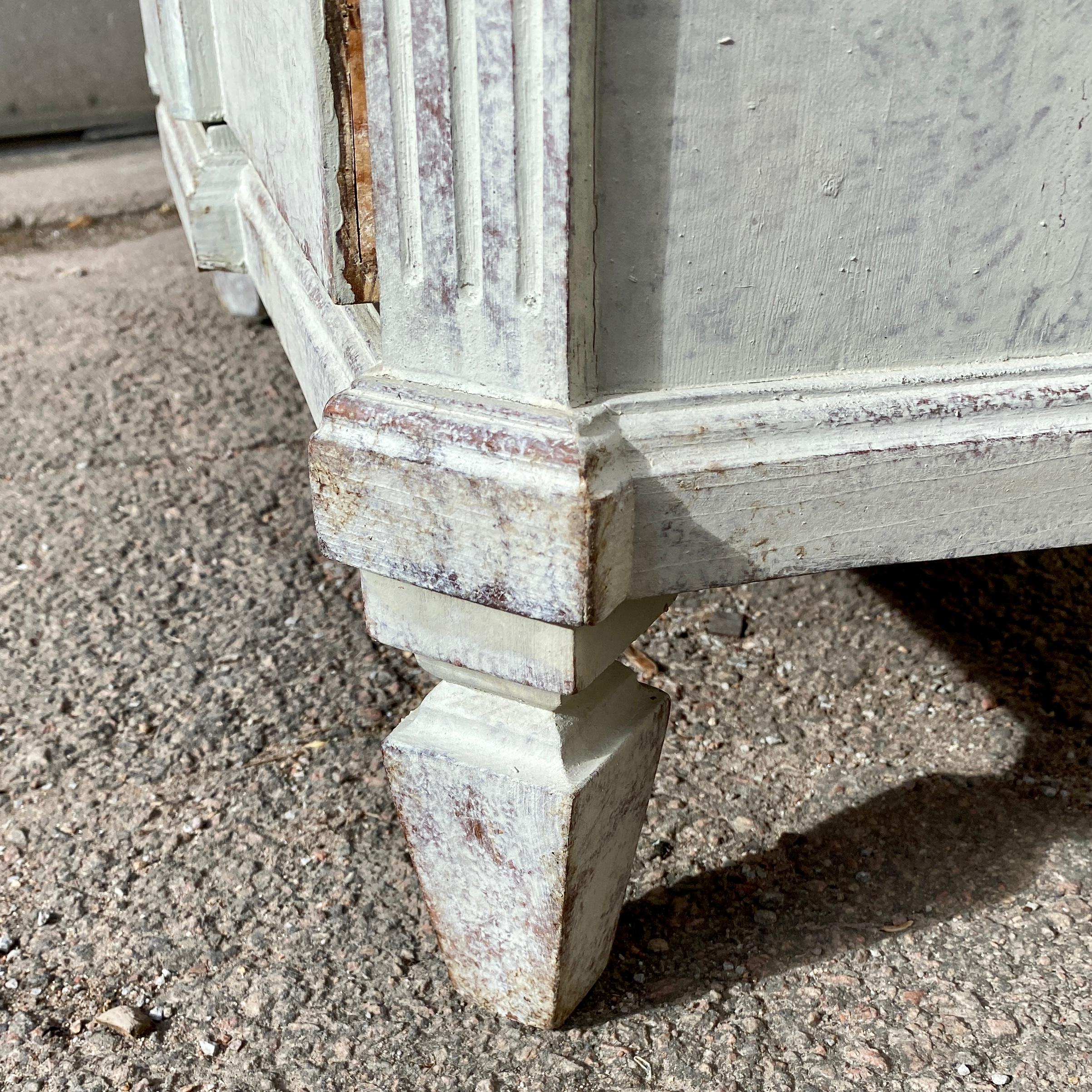 Gustavian Grey Painted 3 Drawer Dresser with Faux Marble Top, Sweden, 1850-1880 For Sale 9