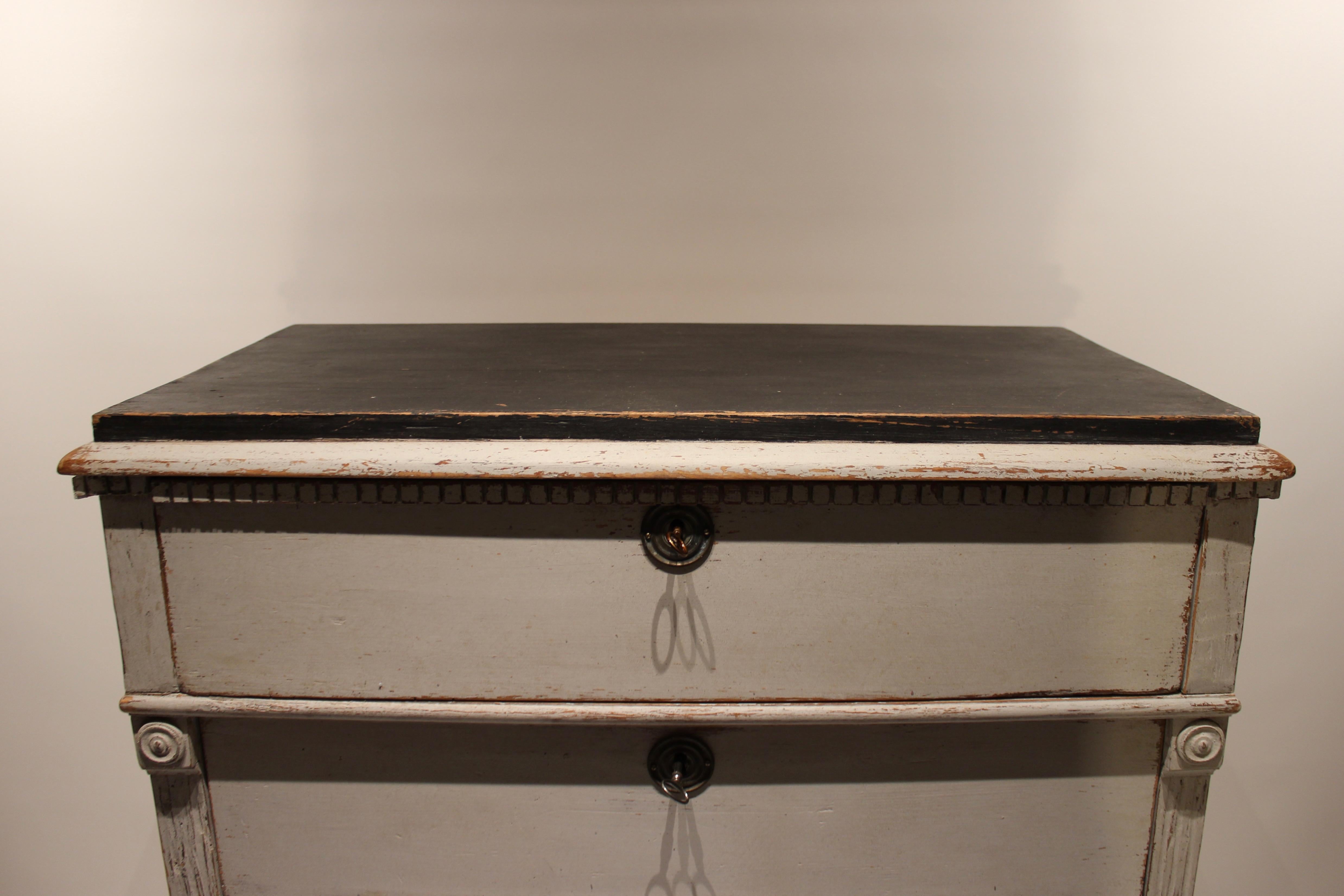 Danish Gustavian Grey Painted Chest of Drawers with Black Topplate, 1830s