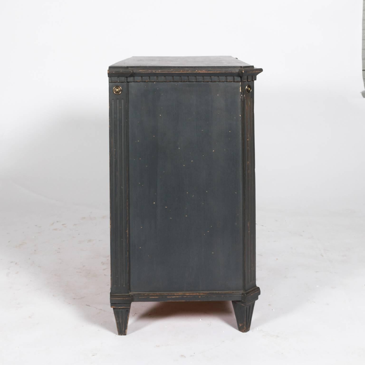 Gustavian Grey Painted Commode 8