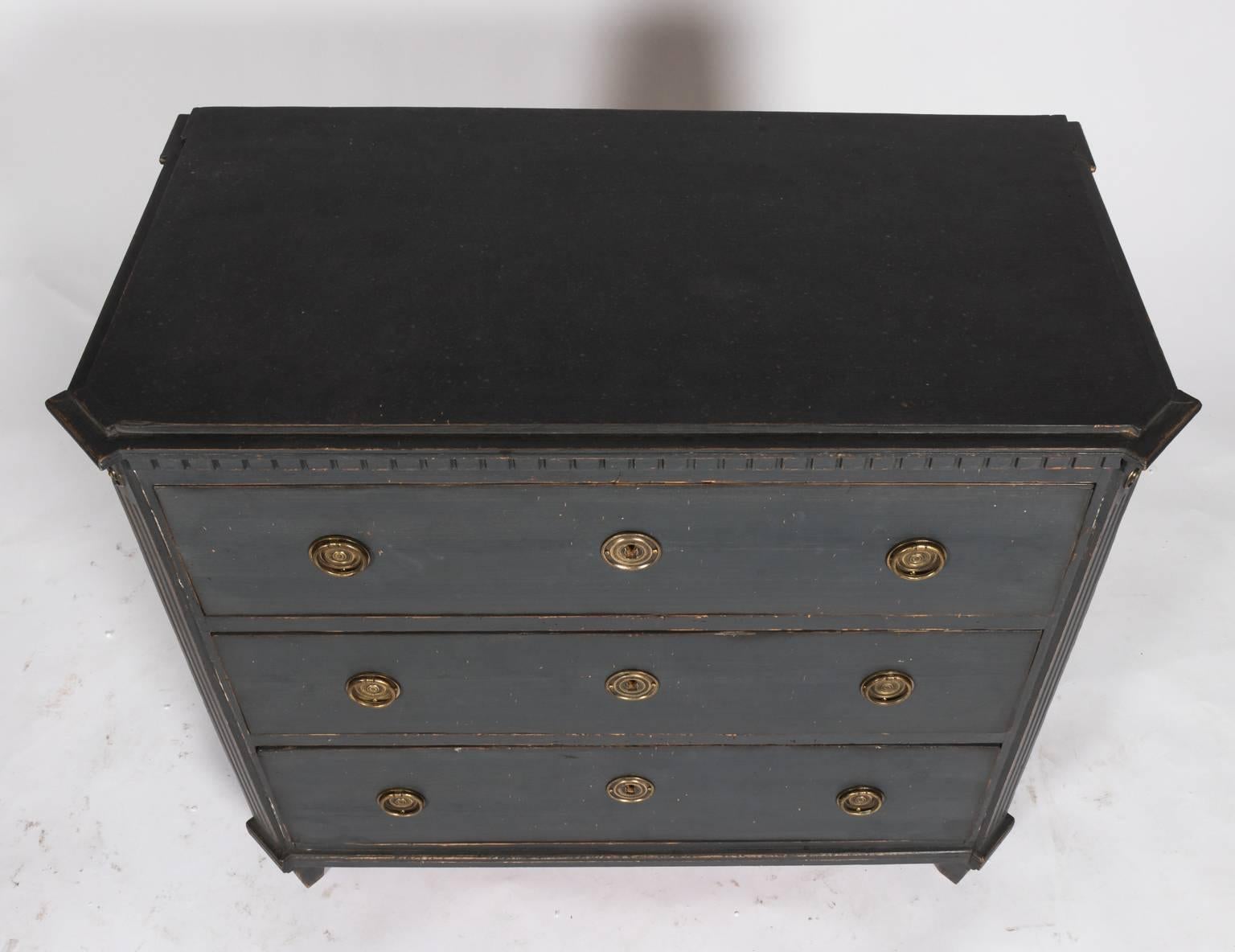 Gustavian Grey Painted Commode 1