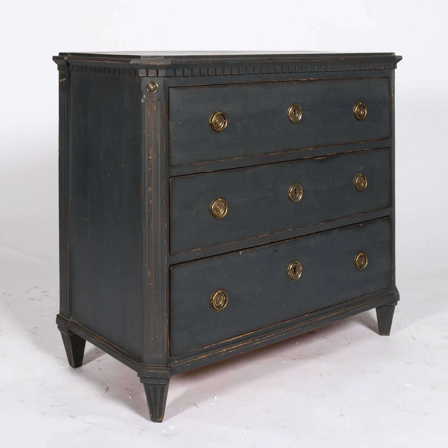 Gustavian Grey Painted Commode 3