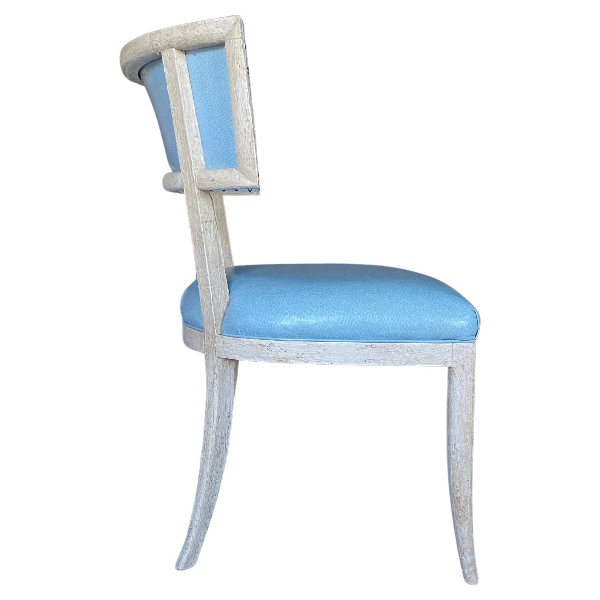 Intagliato a mano Sedie da pranzo Gustavian Klismos di Nierman Weeks, set di 8 pezzi in vendita