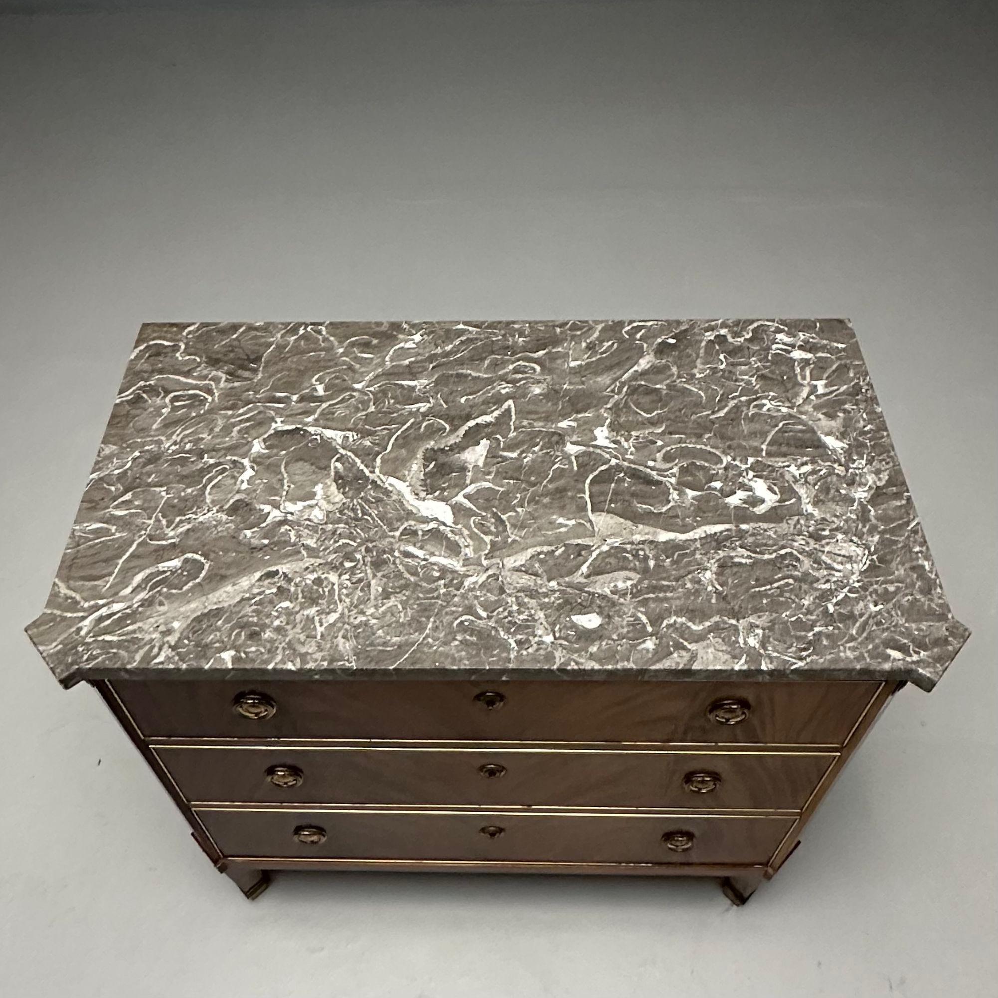 Commode Gustavo, stile Luigi XVI, marmo, ottone, Svezia, anni '60 in vendita 3
