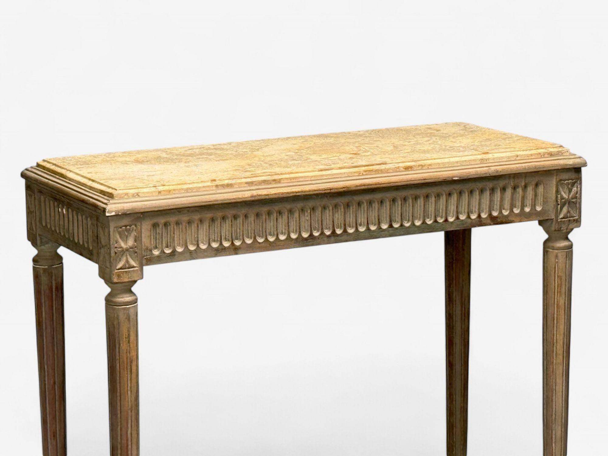 Milieu du XXe siècle Consoles de style Louis XVI, bois gris vieilli, marbre, France en vente