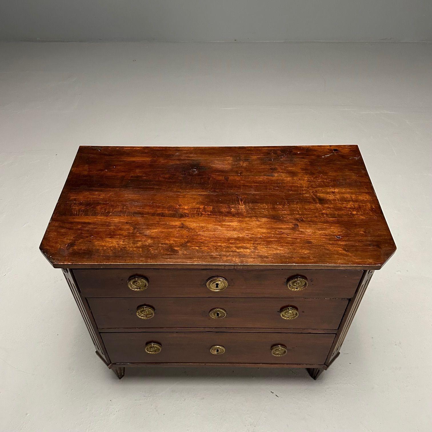 Schwedische Kommode im Gustavianischen, Louis-XVI.-Stil, Mahagoni, Messing, Schweden, ca. 1800er Jahre im Angebot 2