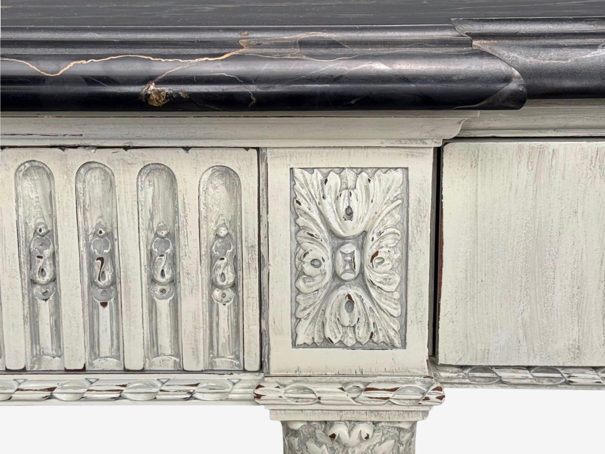 Mesa consola pintada de blanco, estilo Luis XVI Gustaviano, Francia, mármol, 1910 en venta 1