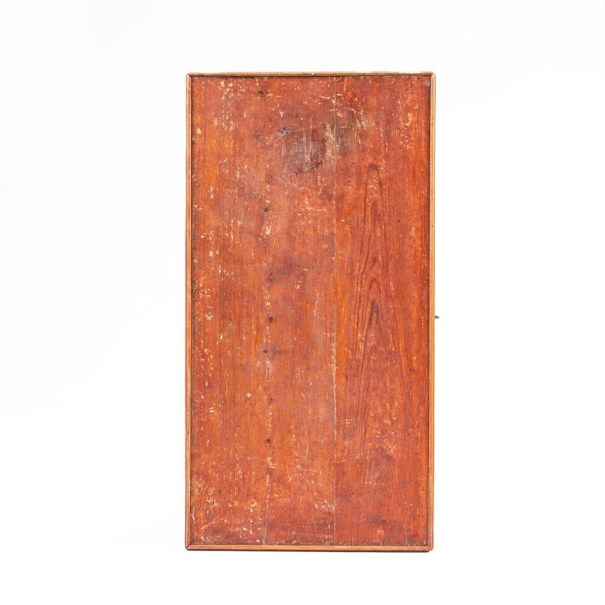 Table gustavienne / Louis XVI en pin avec peinture corail d'origine en vente 4