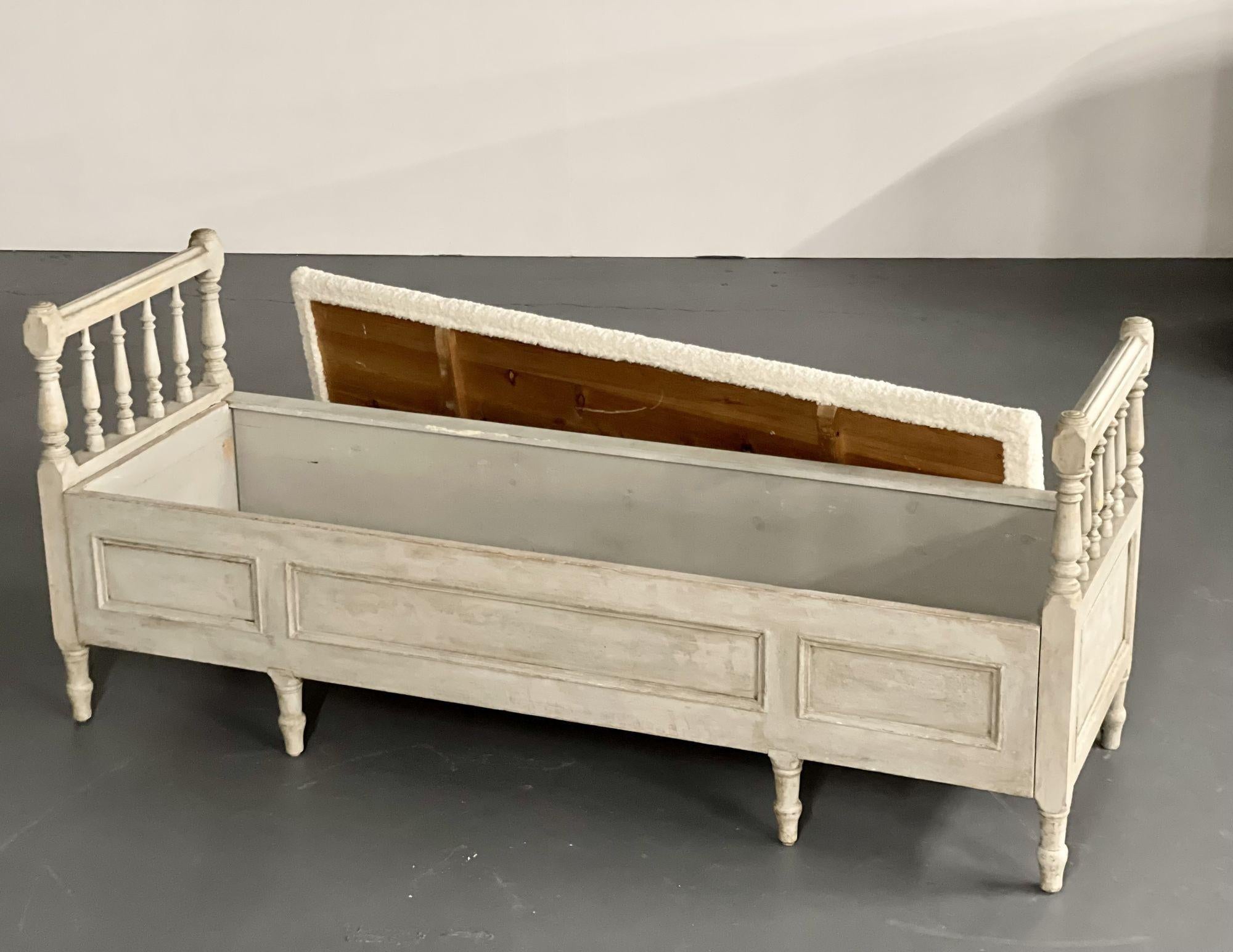 Banc de rangement gustavien décoré de peinture, en peau de mouton neuf, Suède, 19e siècle en vente 12