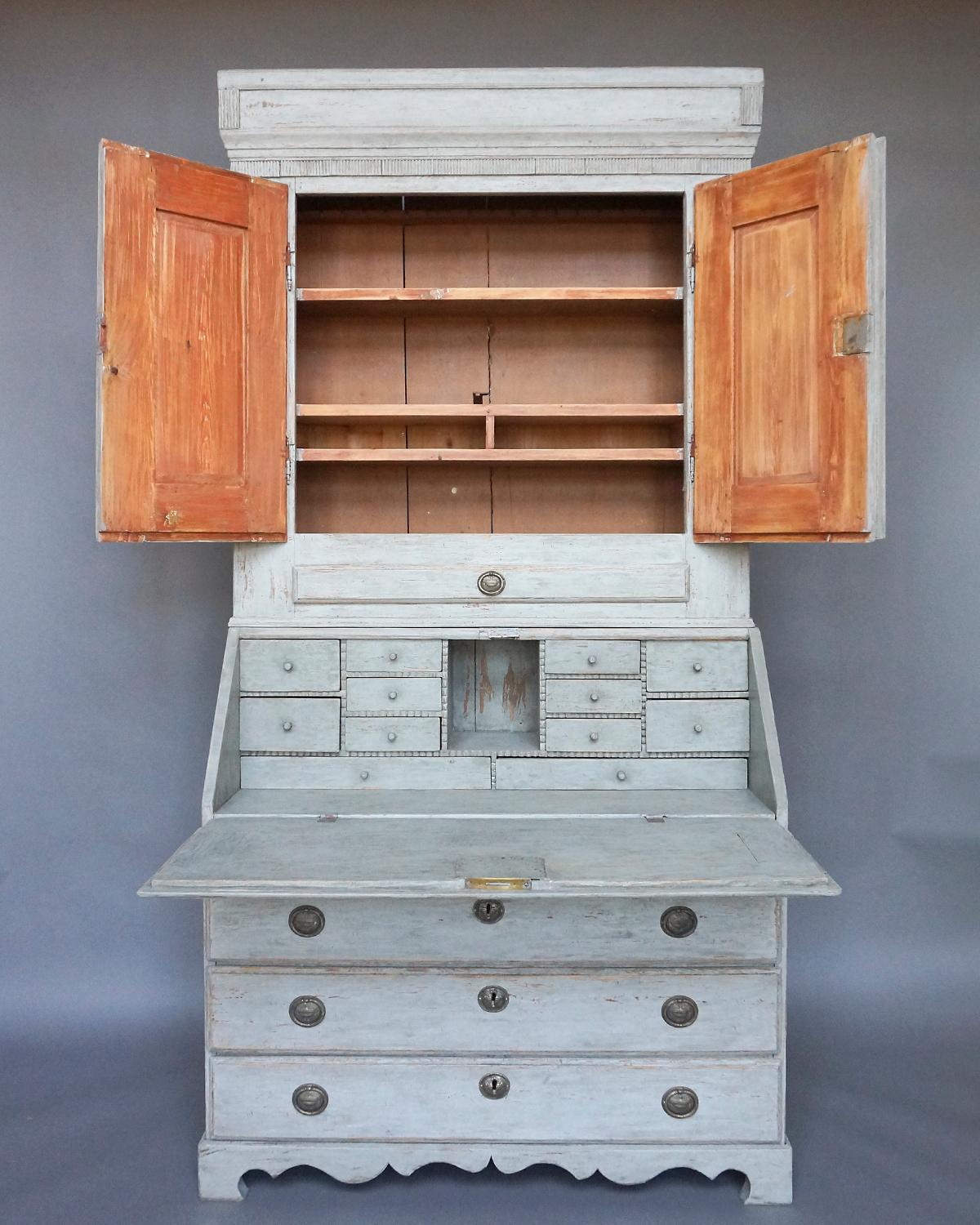 Gustavian Secretary with Carved Detail In Good Condition In Great Barrington, MA
