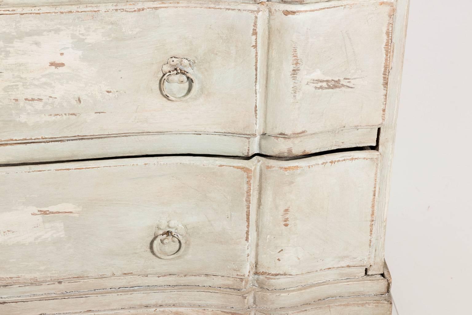 Gustavian Serpentine Chest of Drawers 6