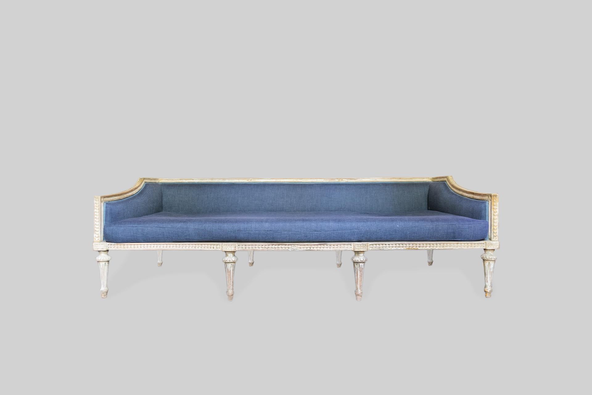  GUSTAVIAN SETTEE SOFA 19th Century In Good Condition For Sale In Barcelona, ES