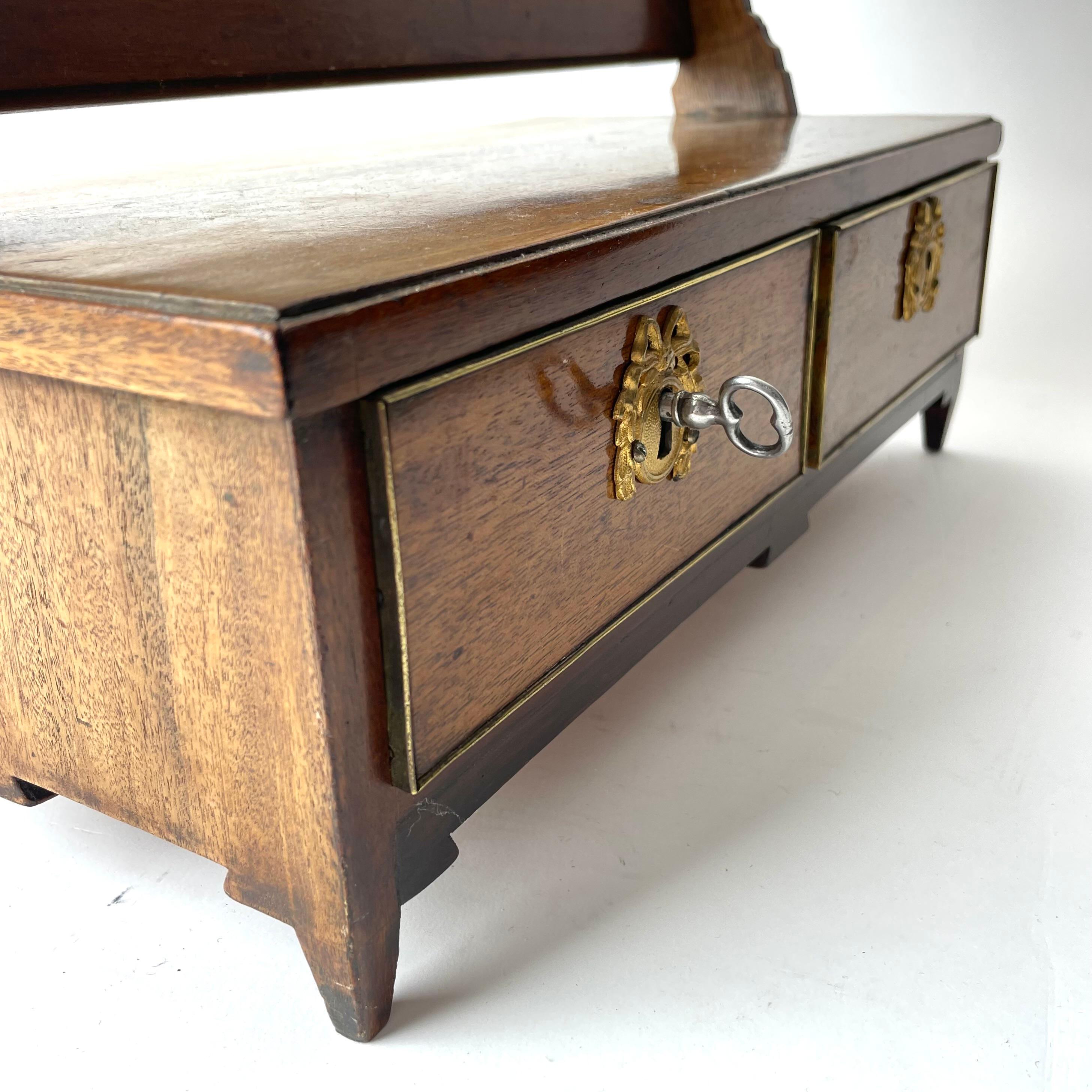 Gustavian Shaving Mirror in Mahogany & Brass Details. Sweden 1780-1790s For Sale 8