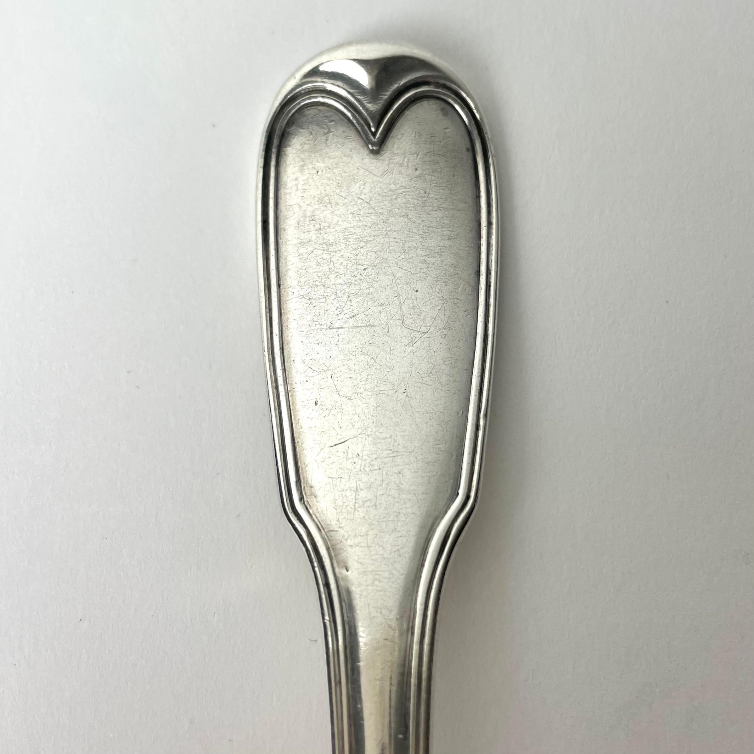 Silver Gustavian silver spoon by Arvid Floberg dated 1785 with baronial coat of arms For Sale
