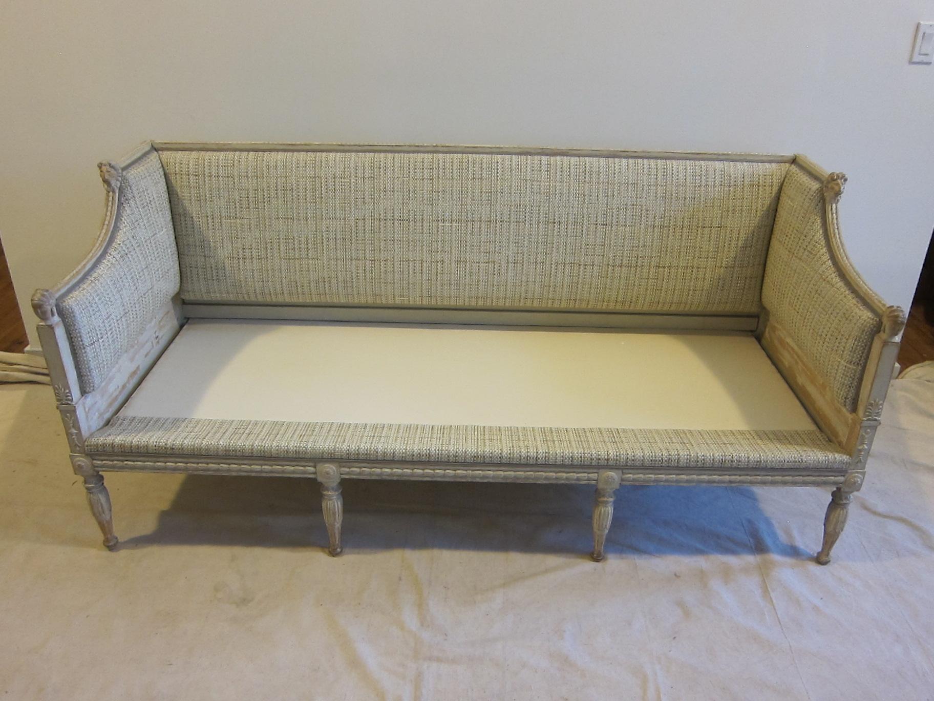 Gustavian Sofa In Good Condition For Sale In New York, NY