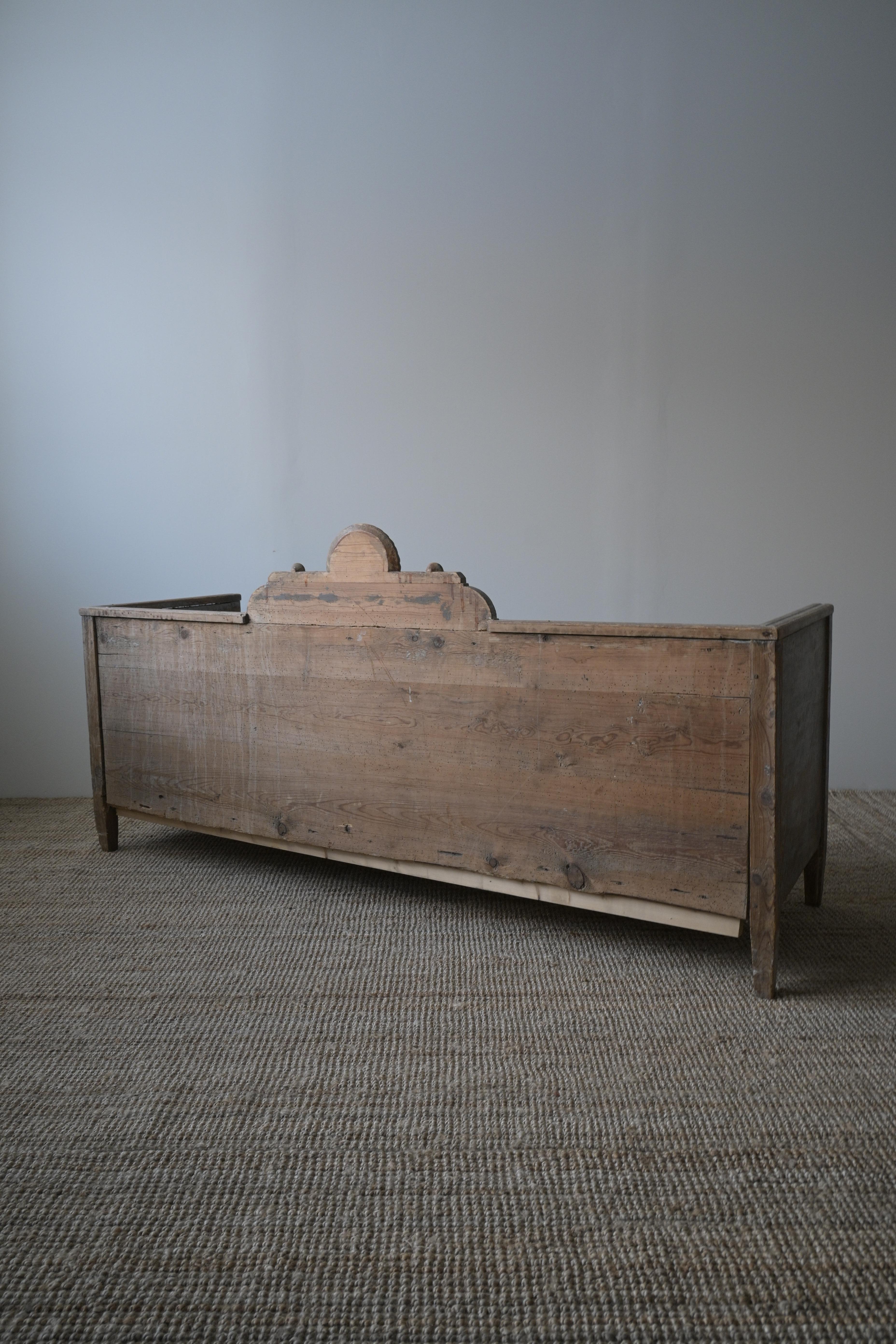 Gustavian Sofa from Hälsingland, Sweden, circa 1800-1830 6