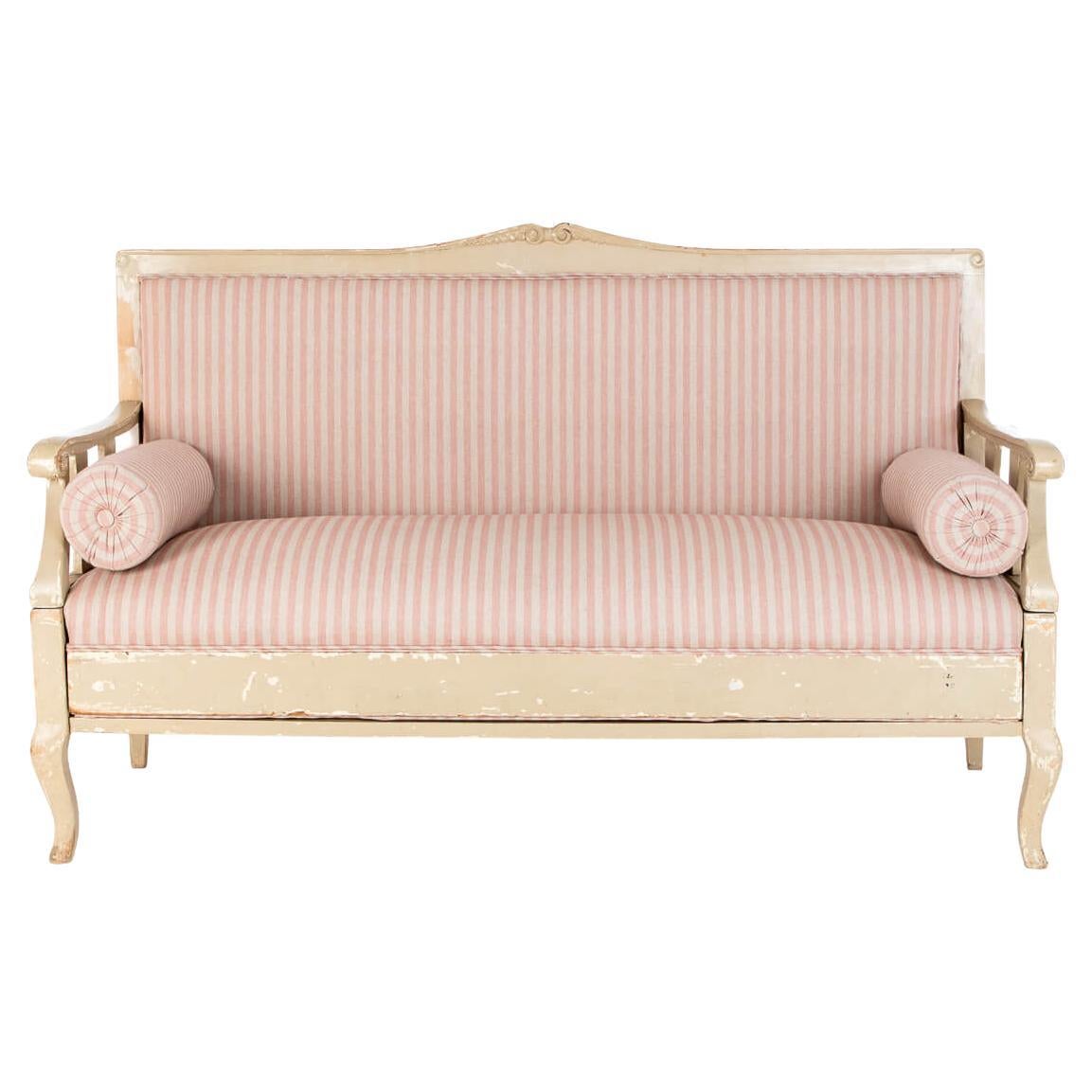 Gustavian Sofa in Pink Linen For Sale