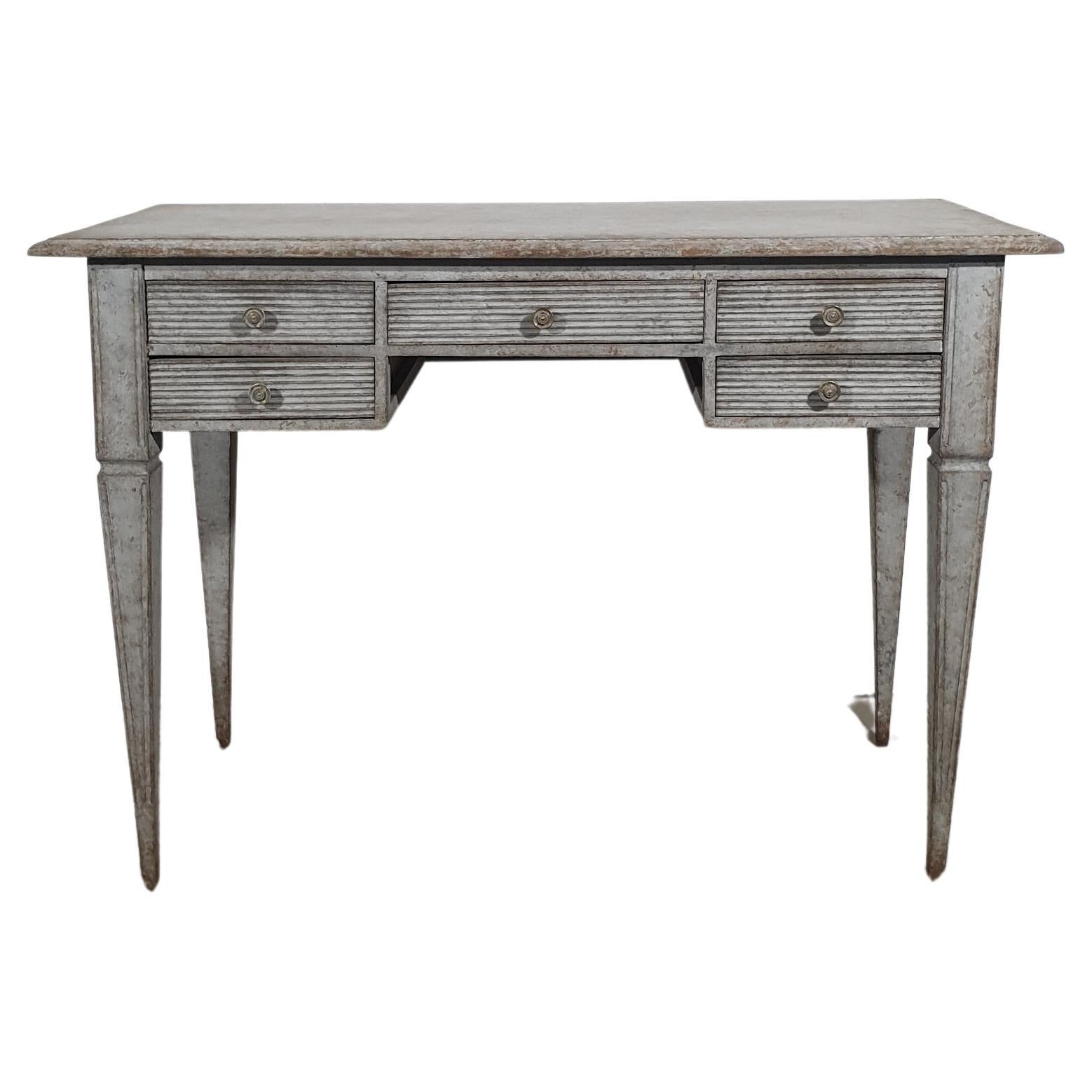 Gustavian Style 1870s Swedish Gray Painted Desk, Fluted Drawers and Tapered Legs For Sale