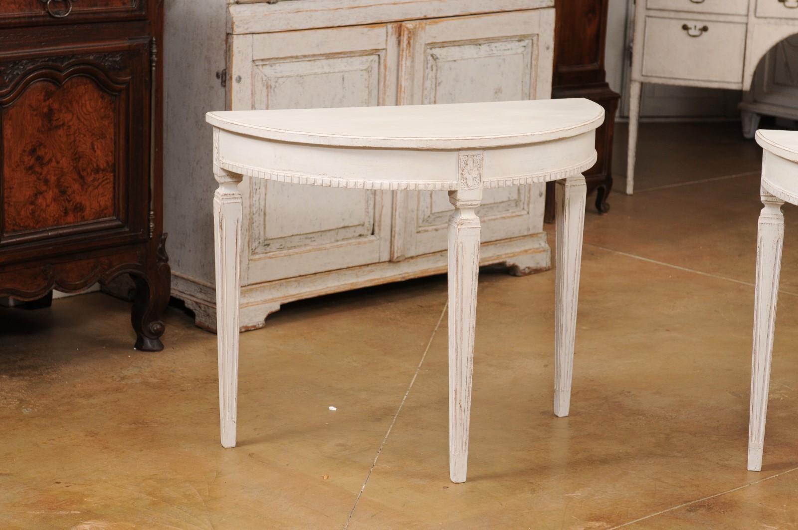 Carved Gustavian Style 1880s Swedish Light Gray Painted Demilune Console Table For Sale
