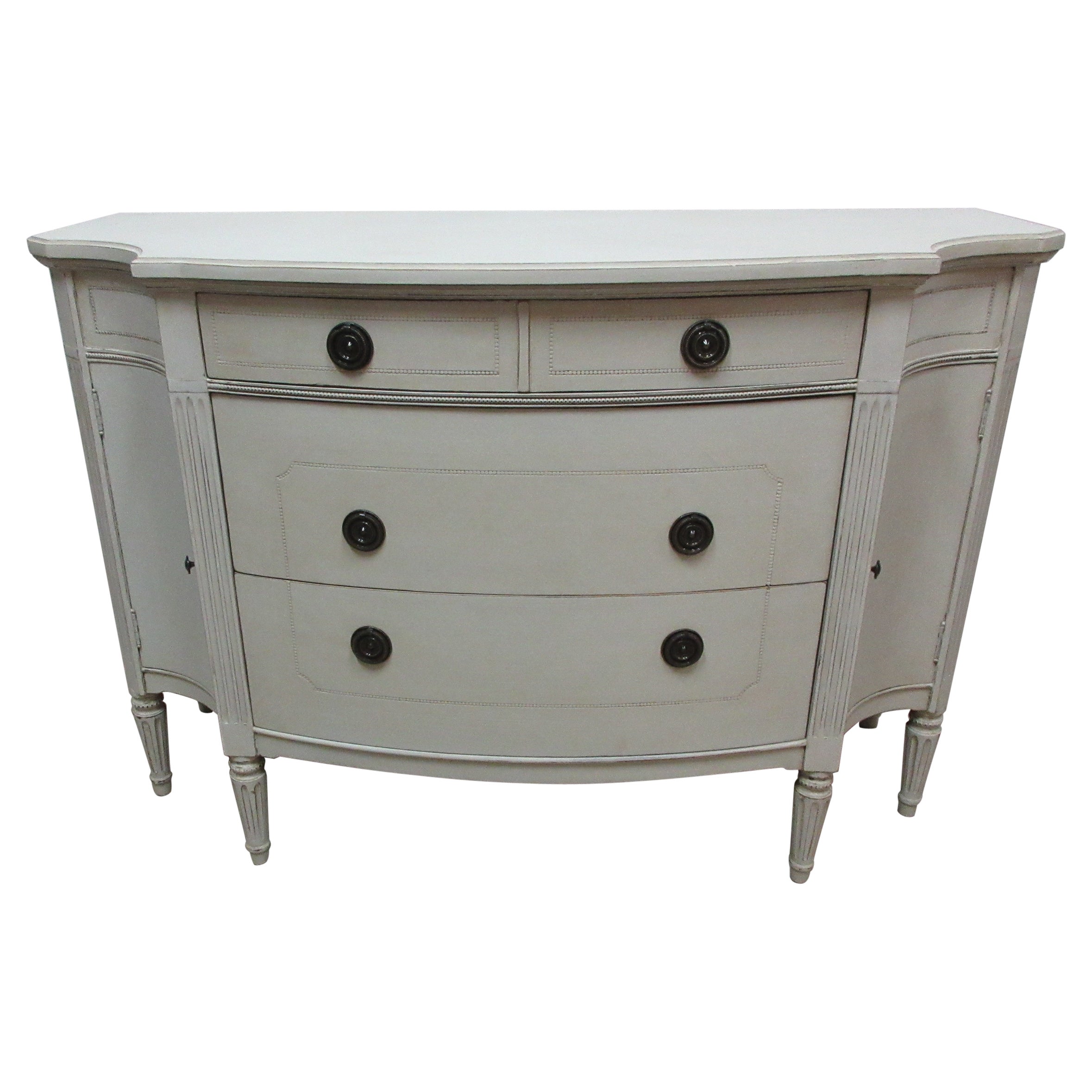 Buffet de style gustavien à 3 tiroirs et 2 portes en vente