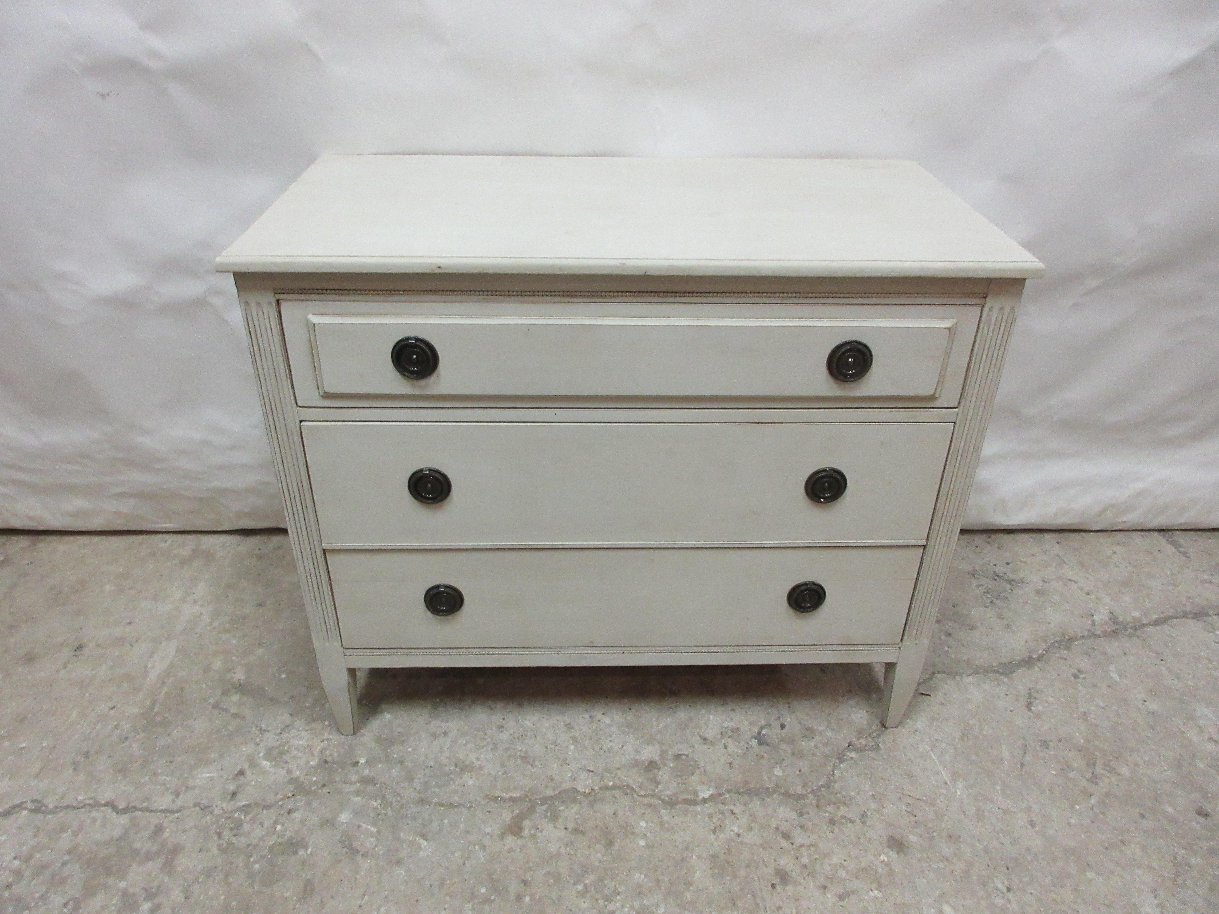 Gustavian Style 3 Drawer Chest In Good Condition In Hollywood, FL
