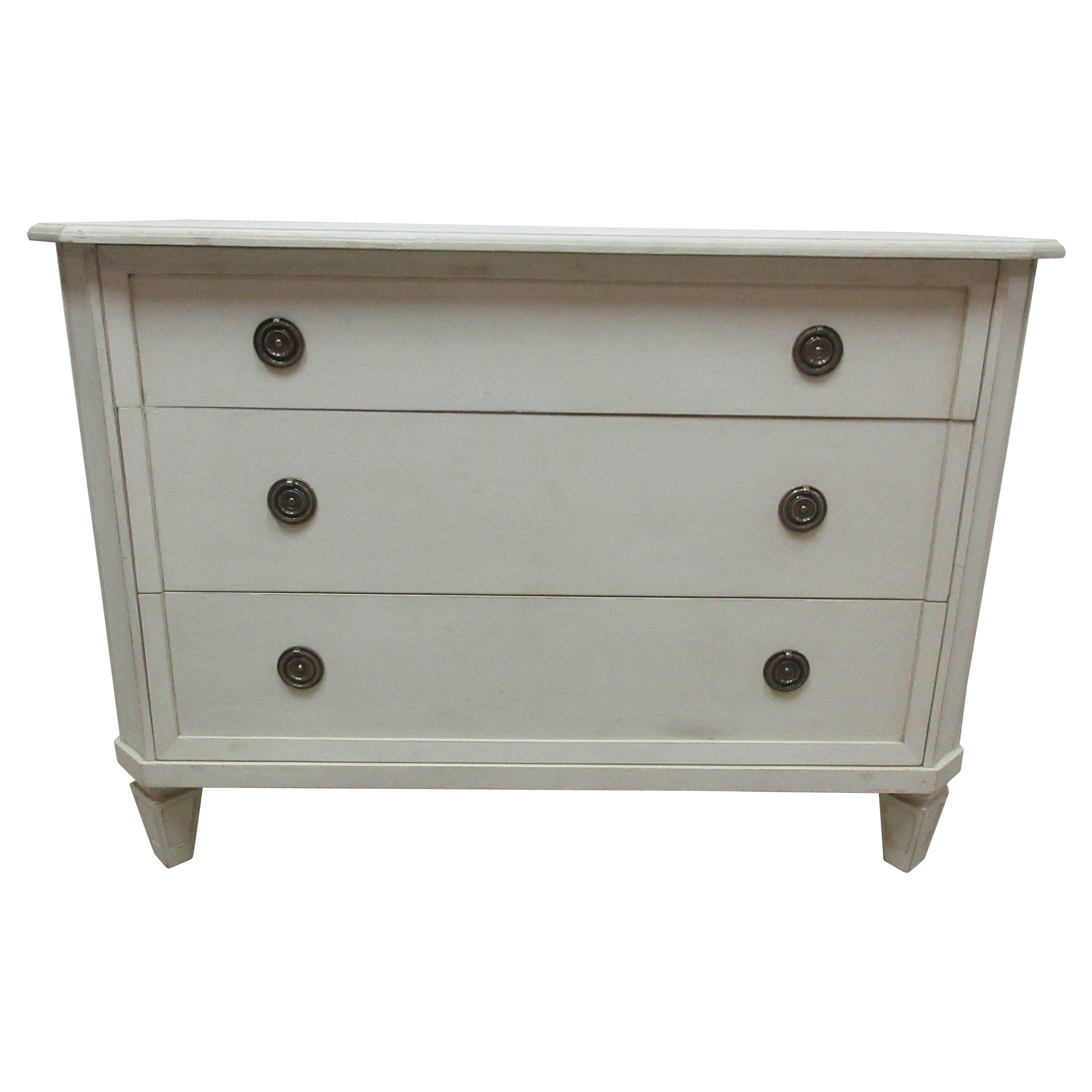 Commode à 3 tiroirs de style gustavien en vente