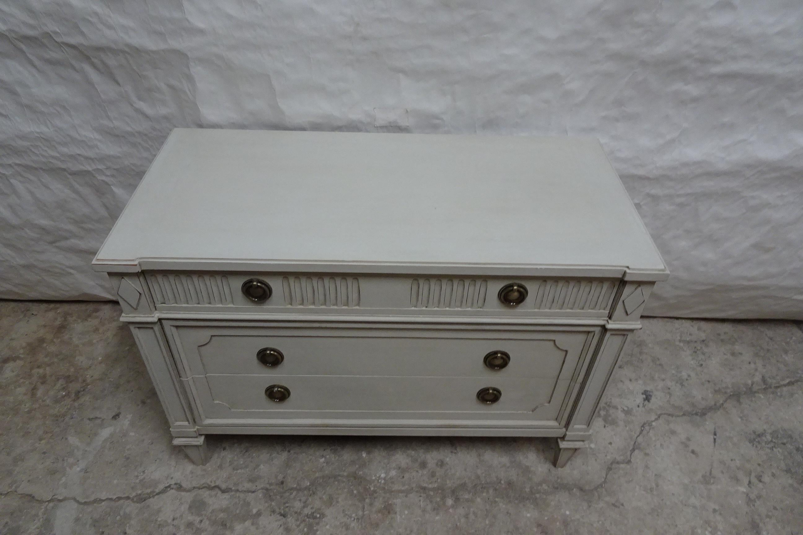 Swedish Gustavian Style 3 Drawer Chest Of Drawers  For Sale