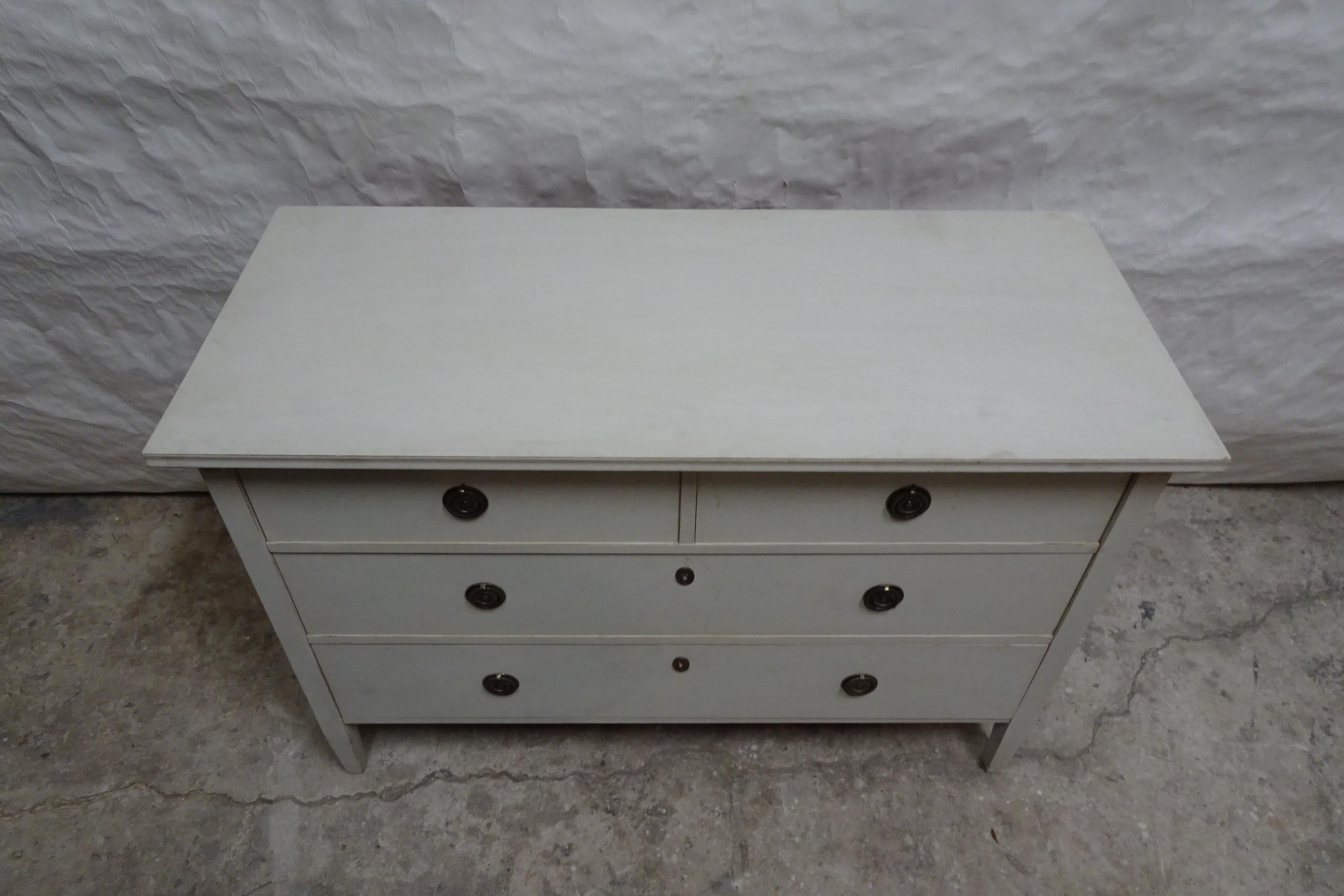 Swedish   Gustavian Style 3 Drawer Chest Of Drawers For Sale