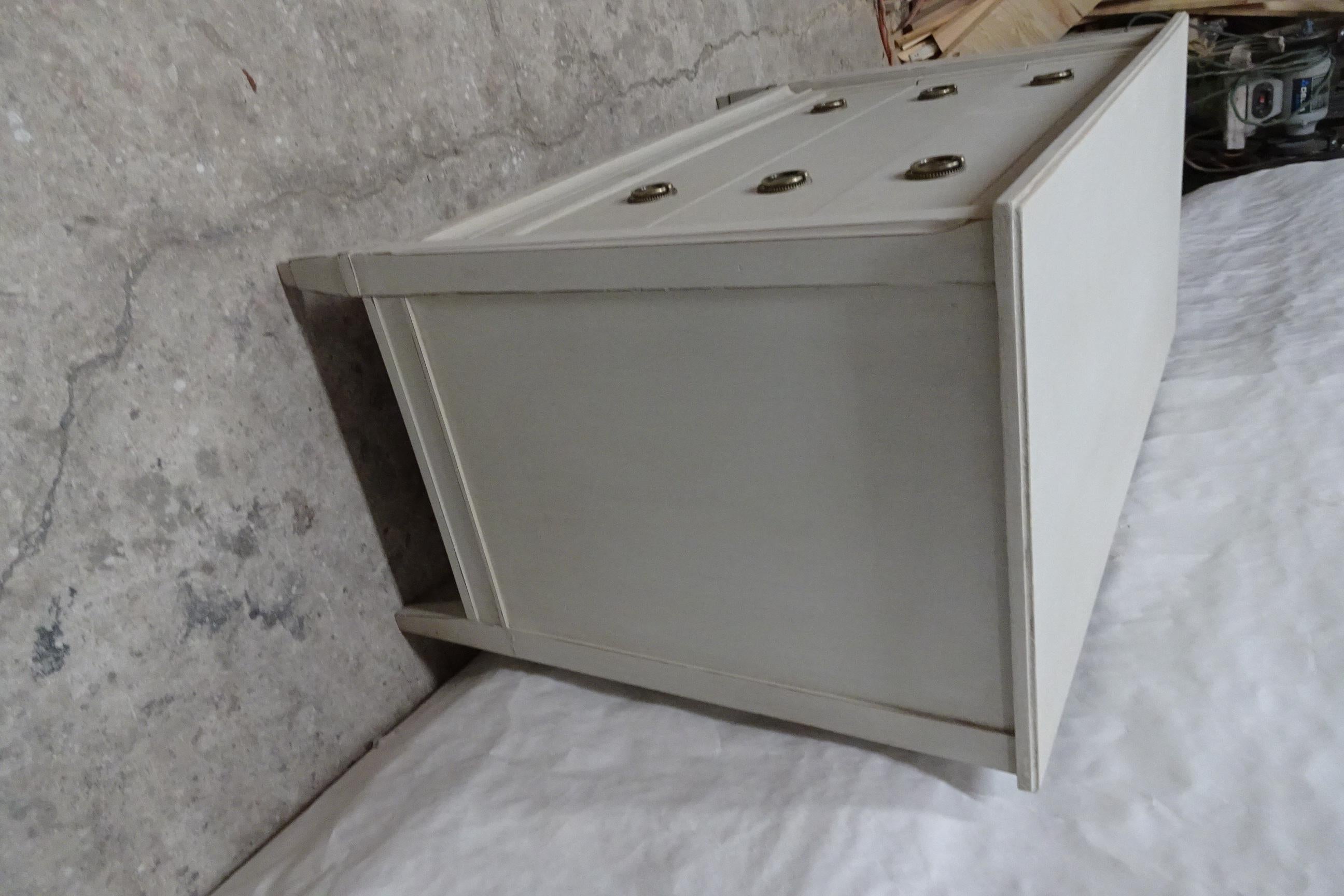 Mid-20th Century   Gustavian Style 3 Drawer Chest Of Drawers For Sale