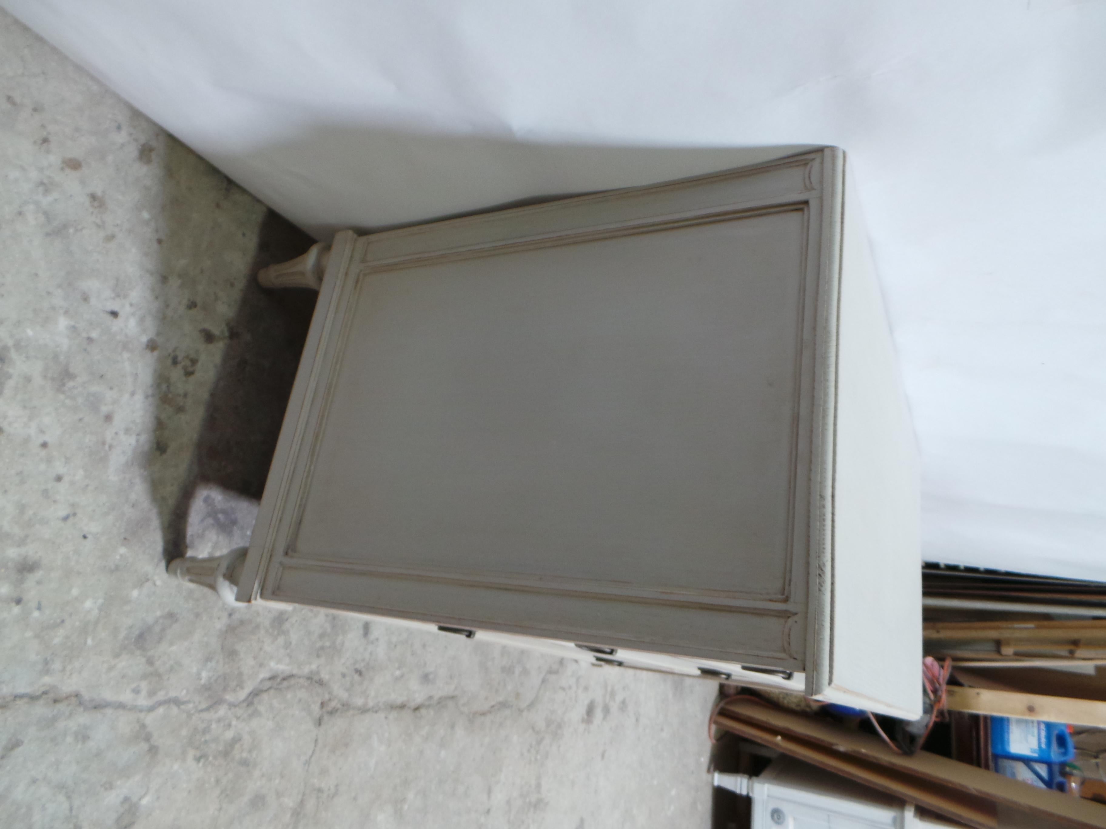 Wood Gustavian Style 3 Drawer Chest Of Drawers For Sale