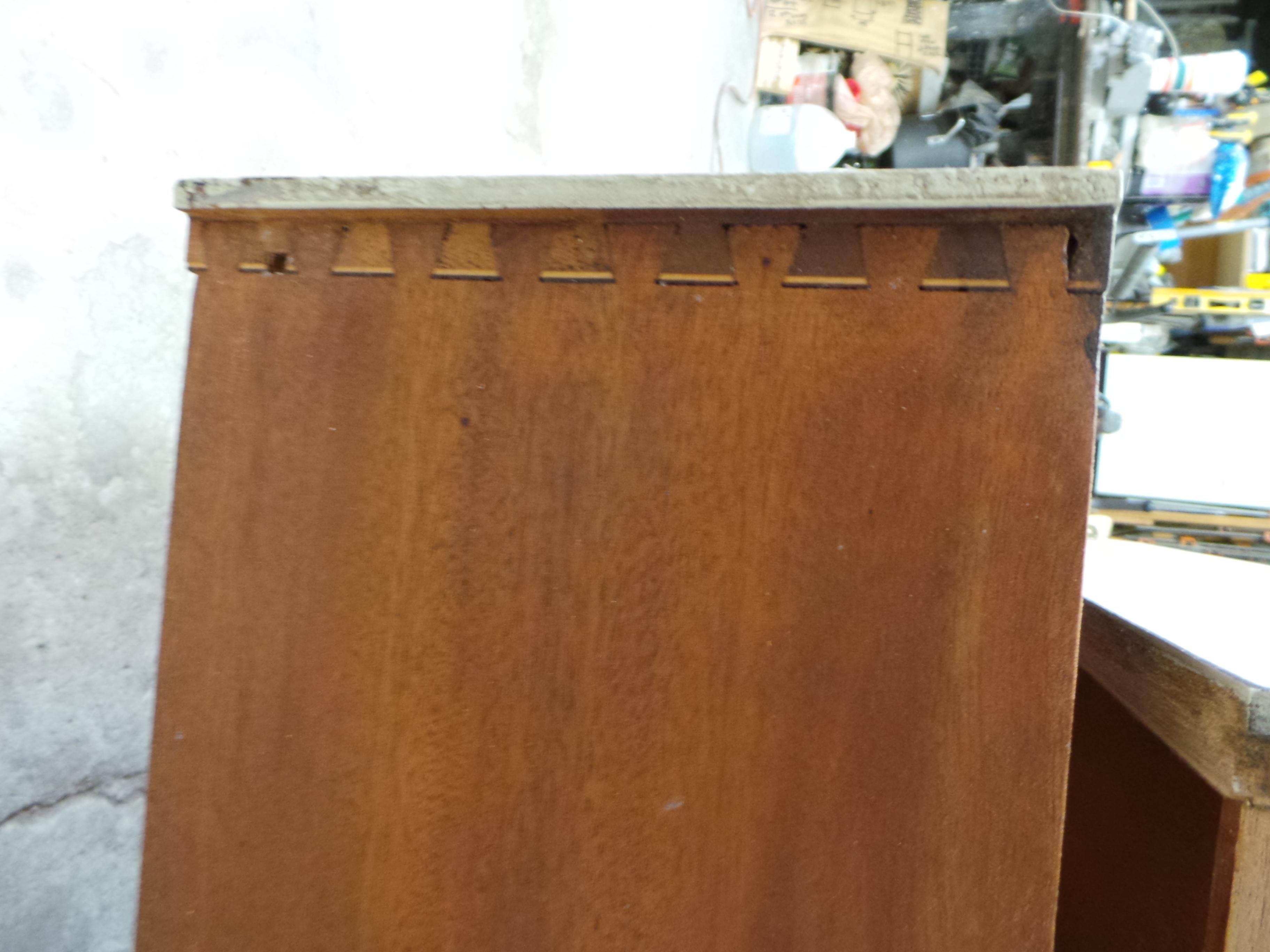 Gustavian Style 3 Schubladen Kommode (Holz) im Angebot