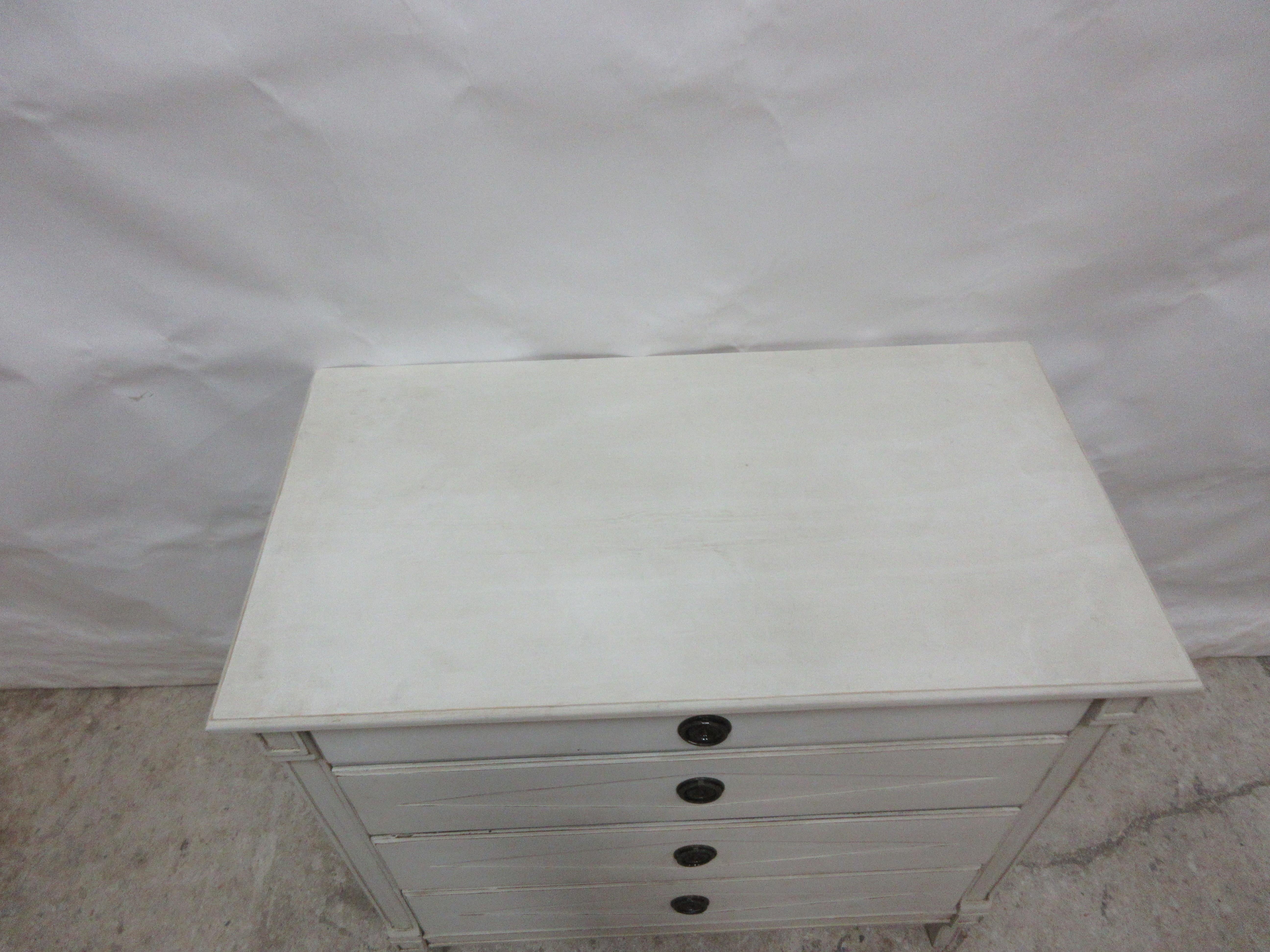 This is a Gustavian style 4 drawer chest, its been restored and repainted with Milk Paints 