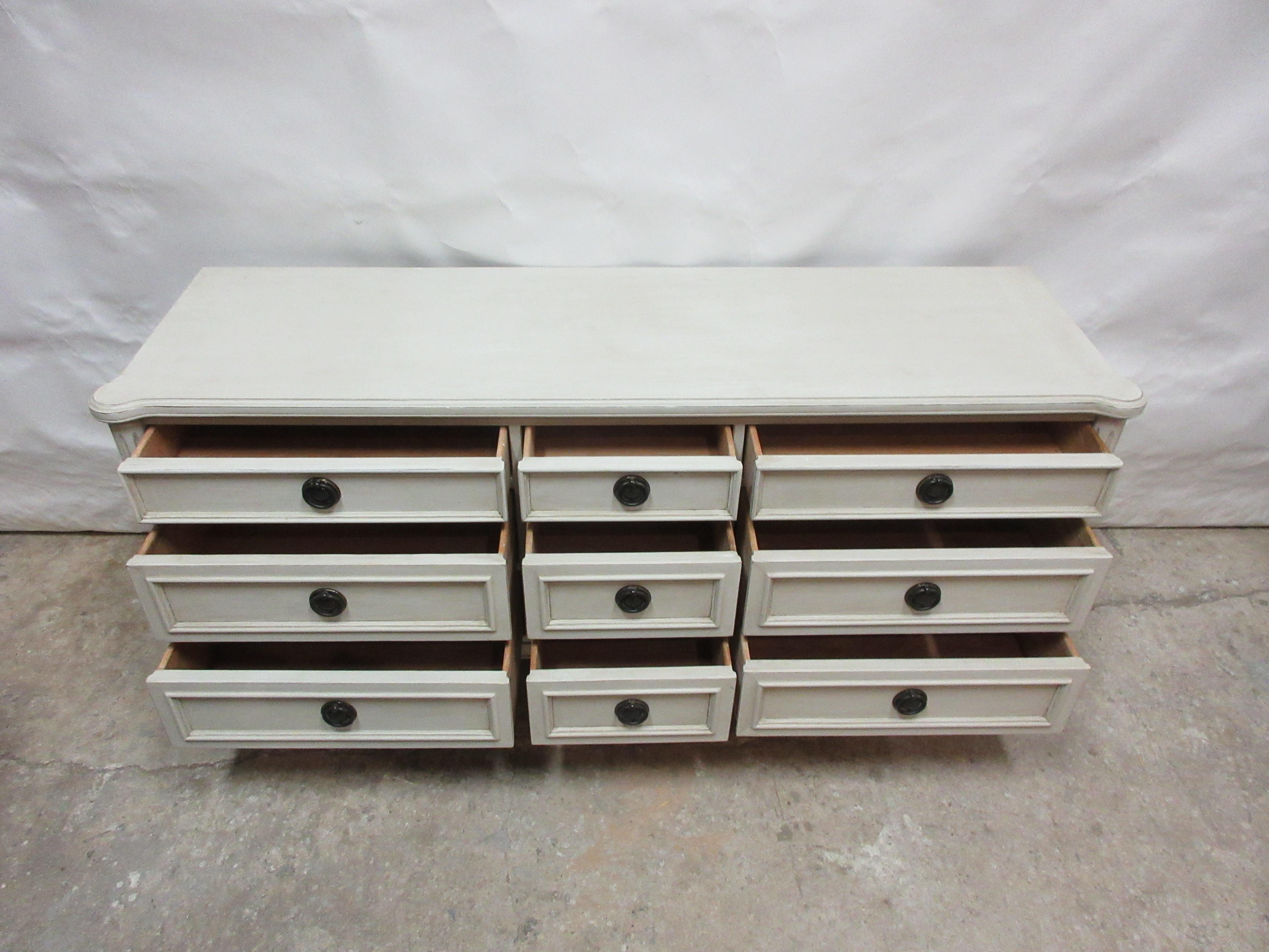 Gustavian Style 9 Drawer Dresser In Good Condition For Sale In Hollywood, FL