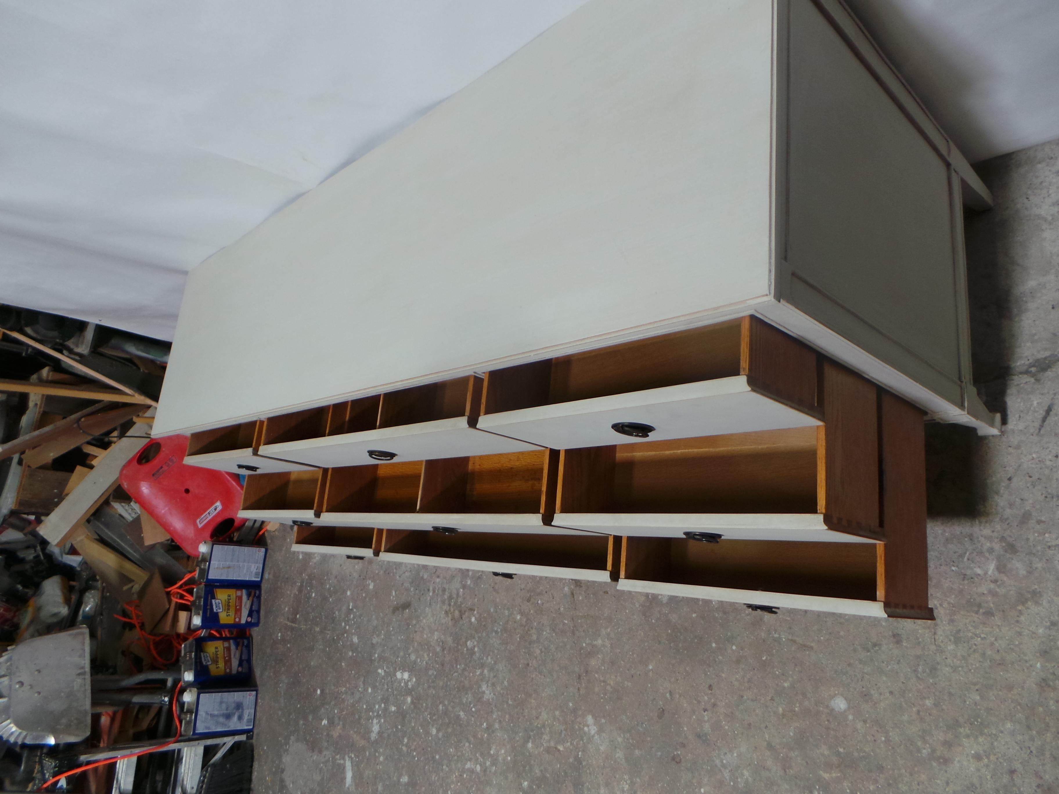 Legno Comò a 9 cassetti in stile gustaviano in vendita