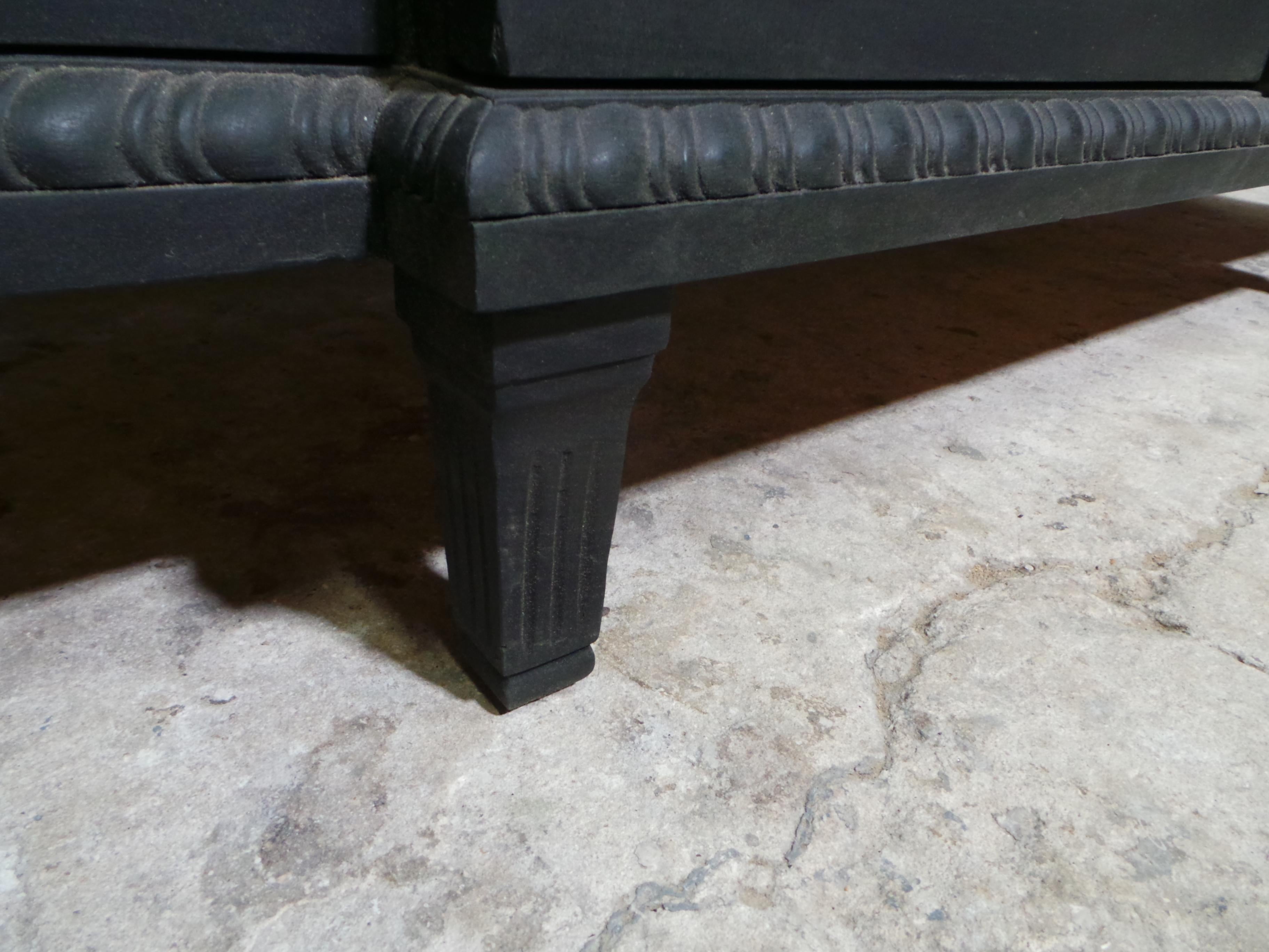 Vetrina con ante in vetro nero in stile gustaviano in vendita 7