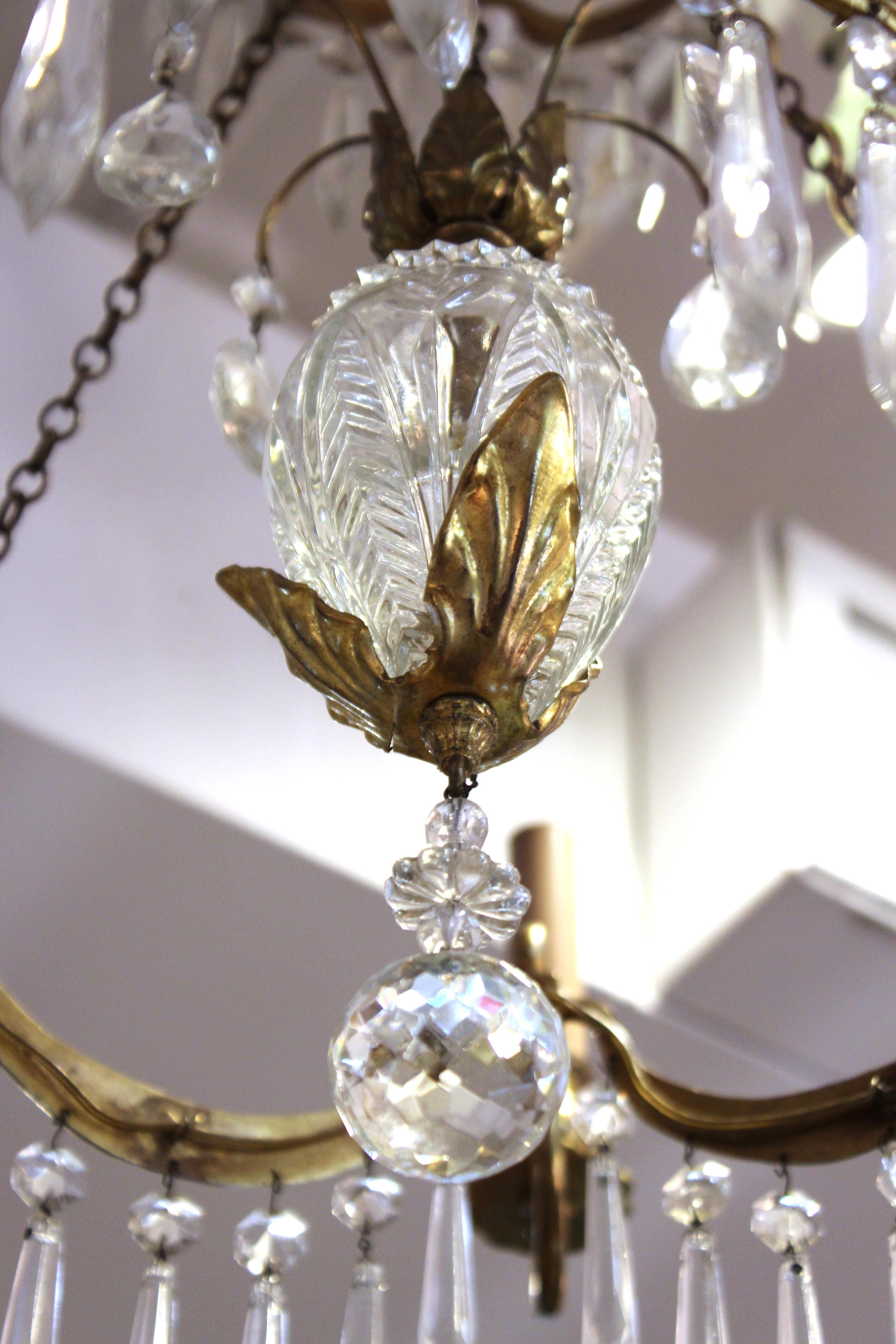 20th Century Gustavian Style Chandelier in Brass with Crystal Droplets