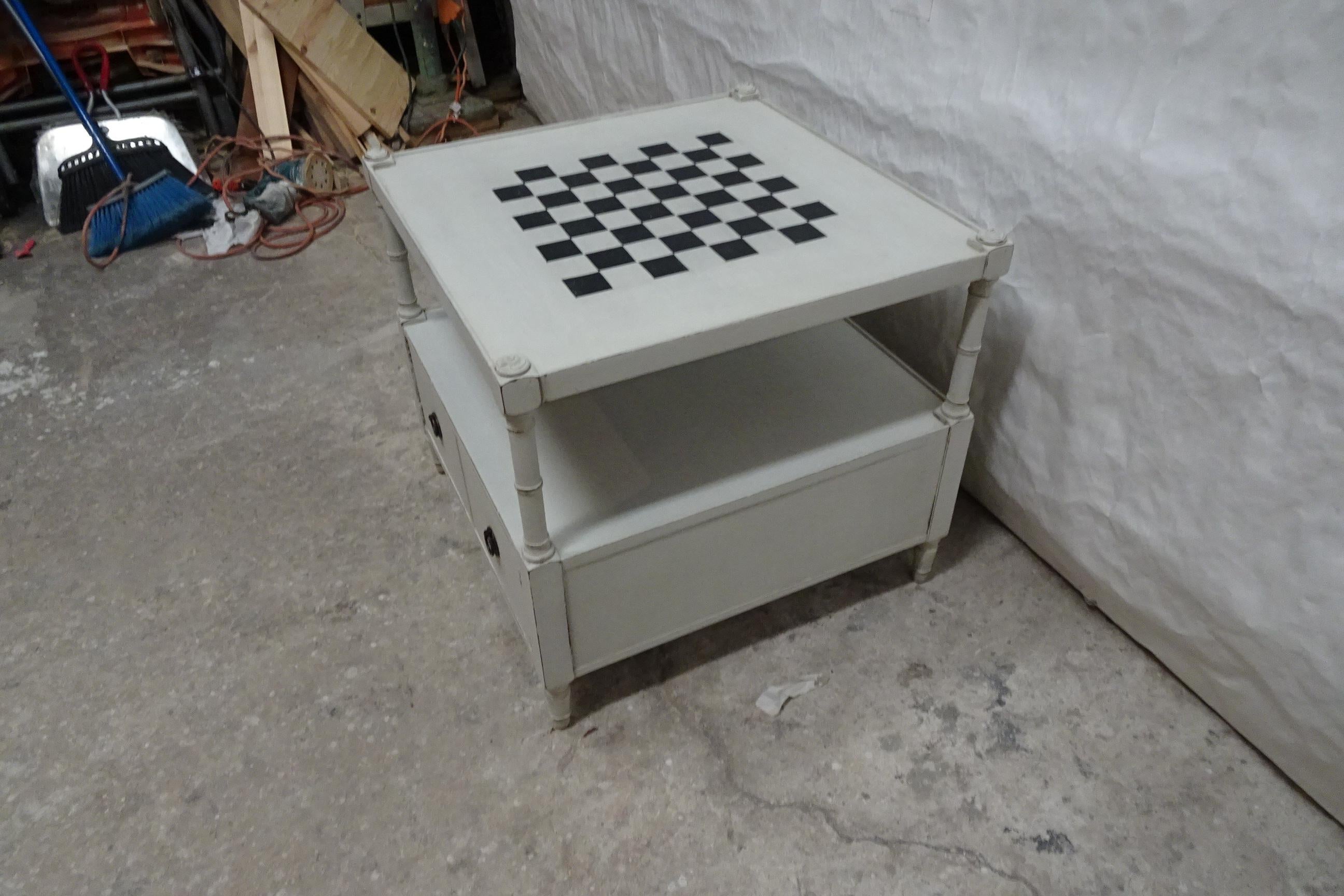 Gustavian Style Chess Side Table In Good Condition For Sale In Hollywood, FL