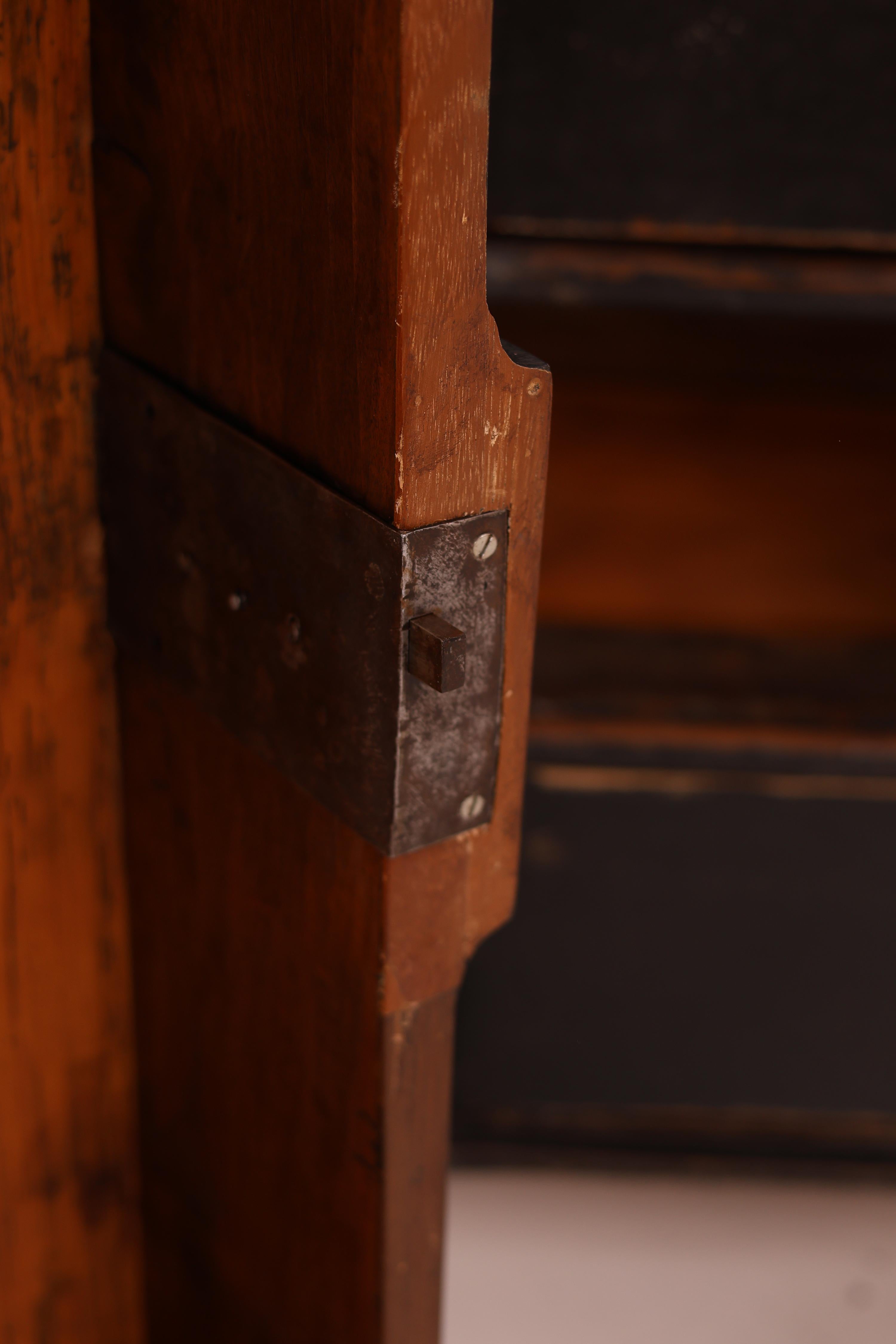 Gustavian style Chest of Drawers from the Late 18th Century For Sale 9