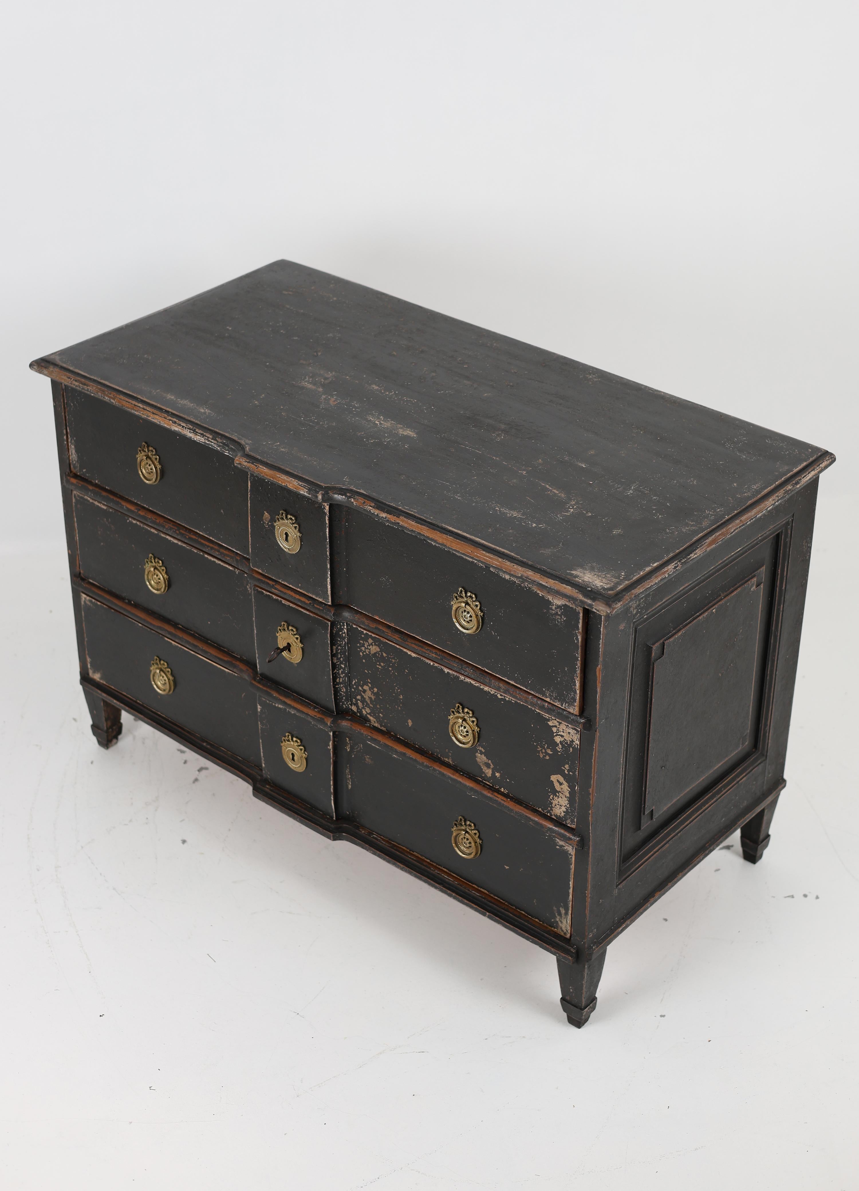 Gustavian style Chest of Drawers from the Late 18th Century In Good Condition For Sale In Stahnsdorf, DE