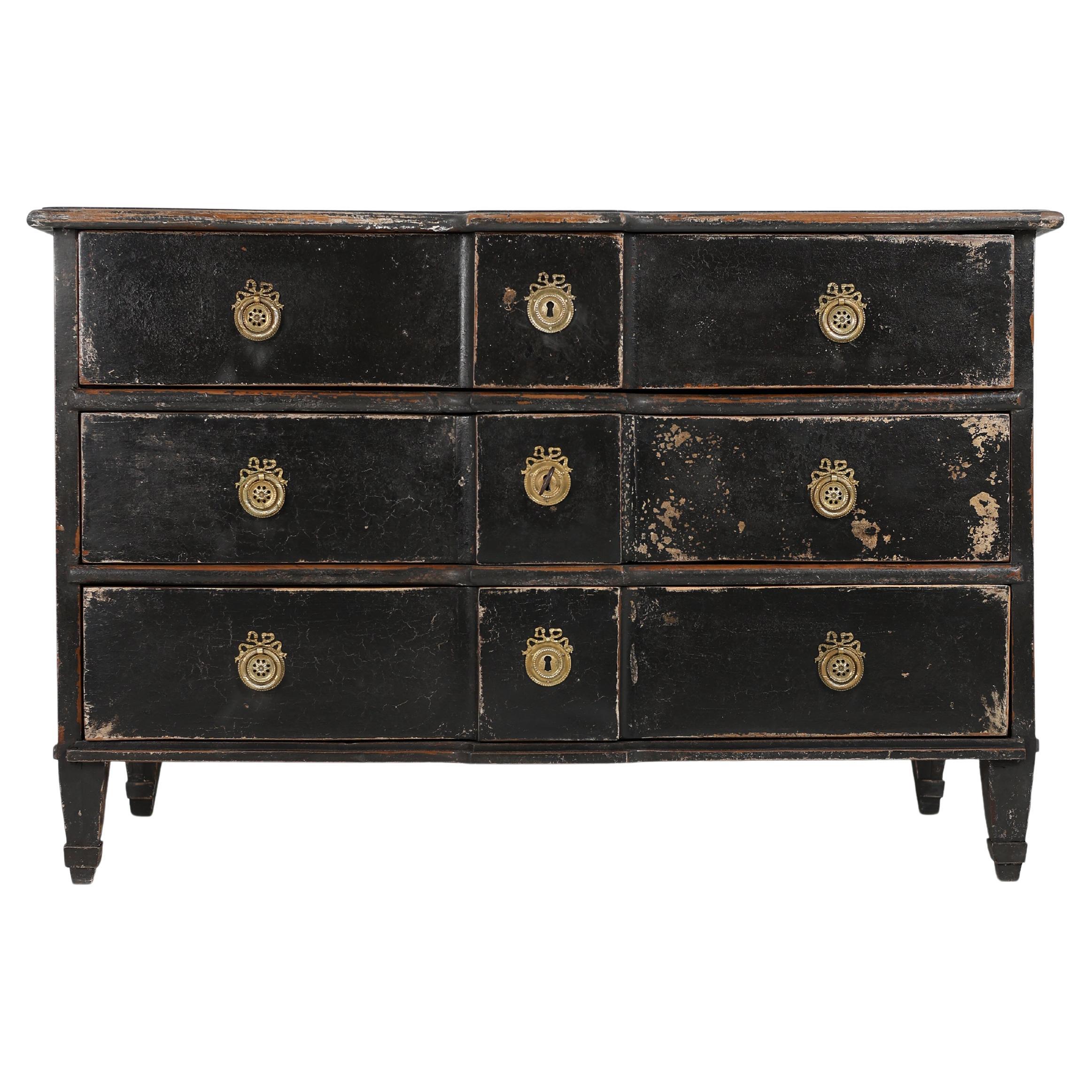 Gustavian style Chest of Drawers from the Late 18th Century For Sale