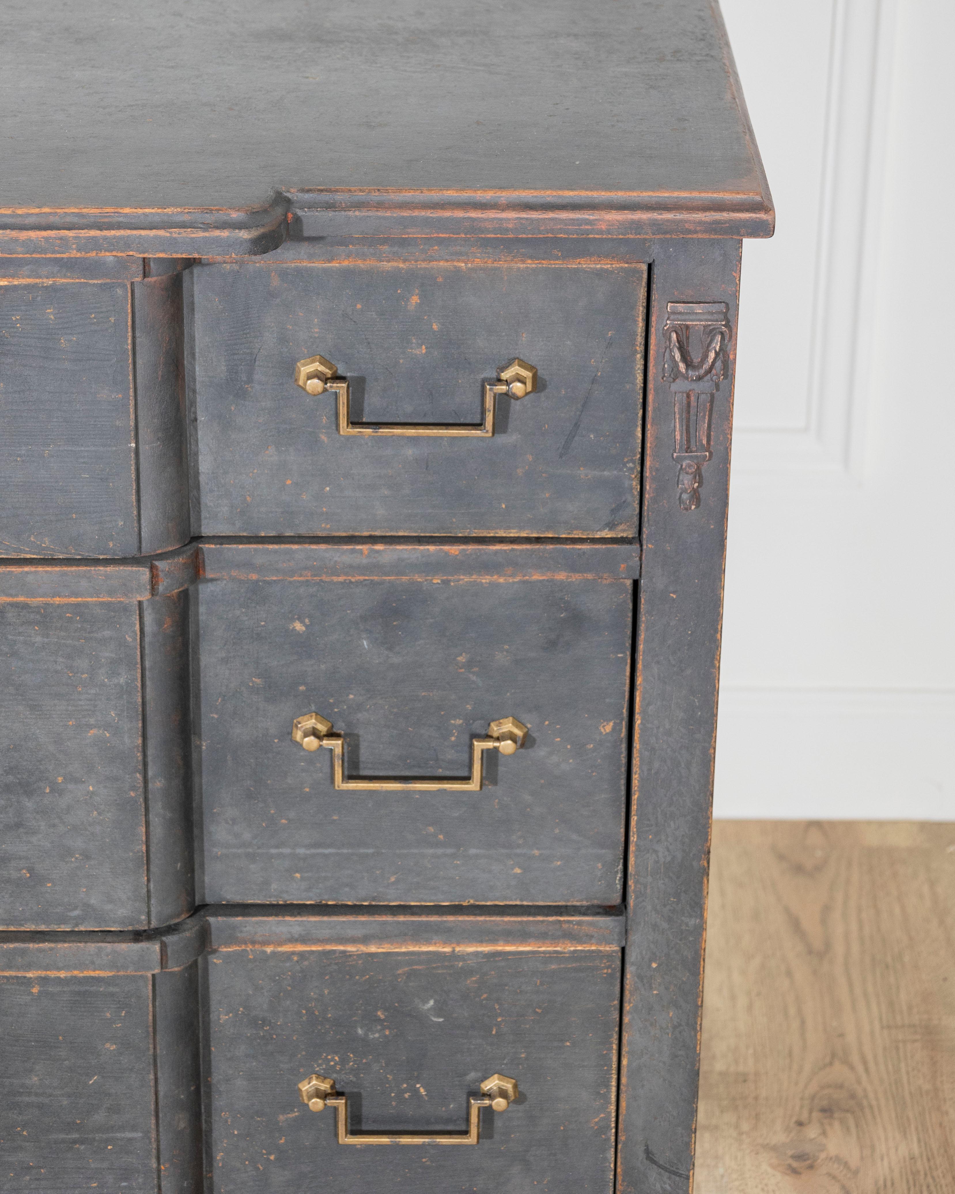 Veneer Gustavian Style Chest of Drawers in Black with Brass Hardware and Carved Details For Sale