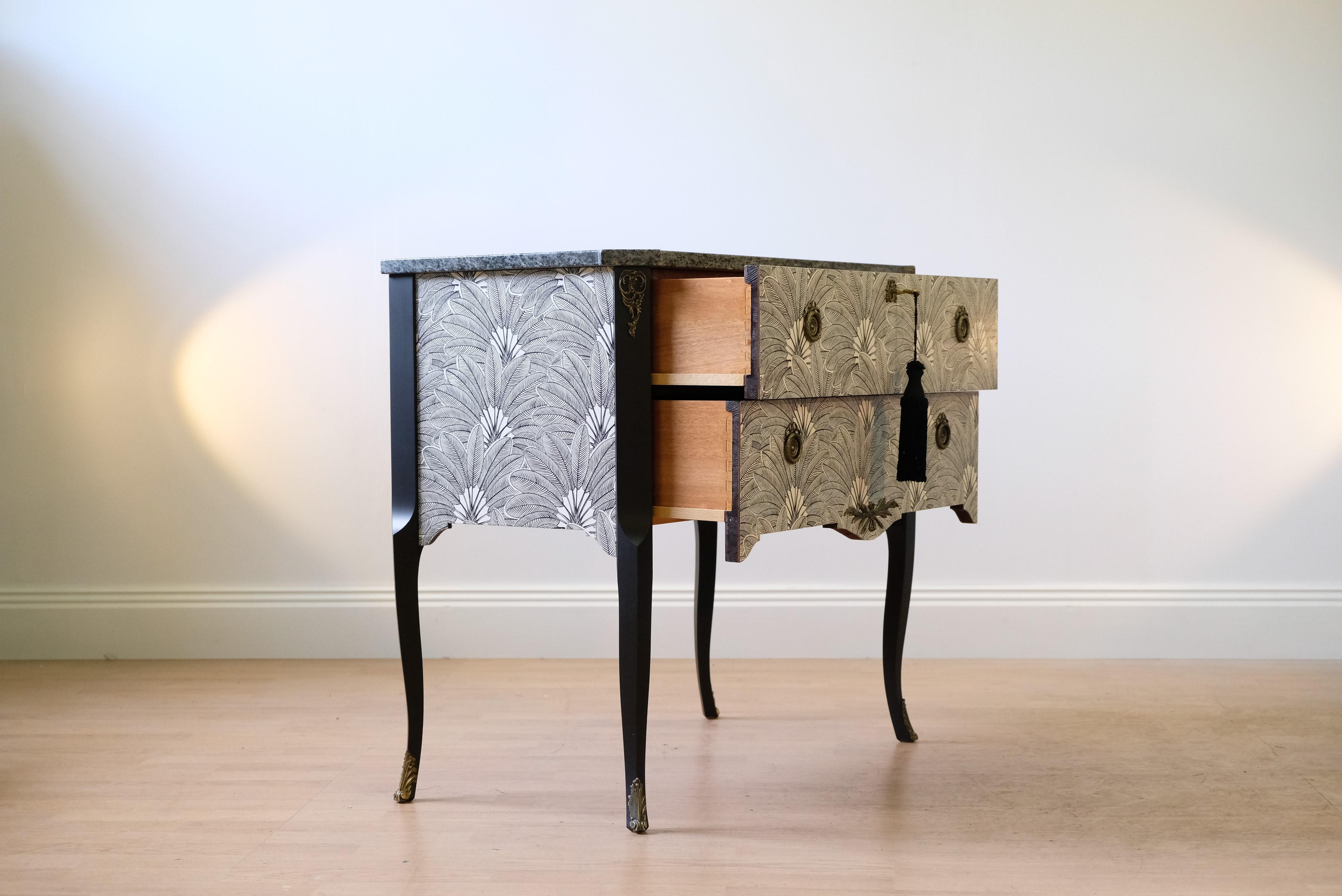 Gustavian Style Commode in Art Deco Style For Sale at 1stDibs