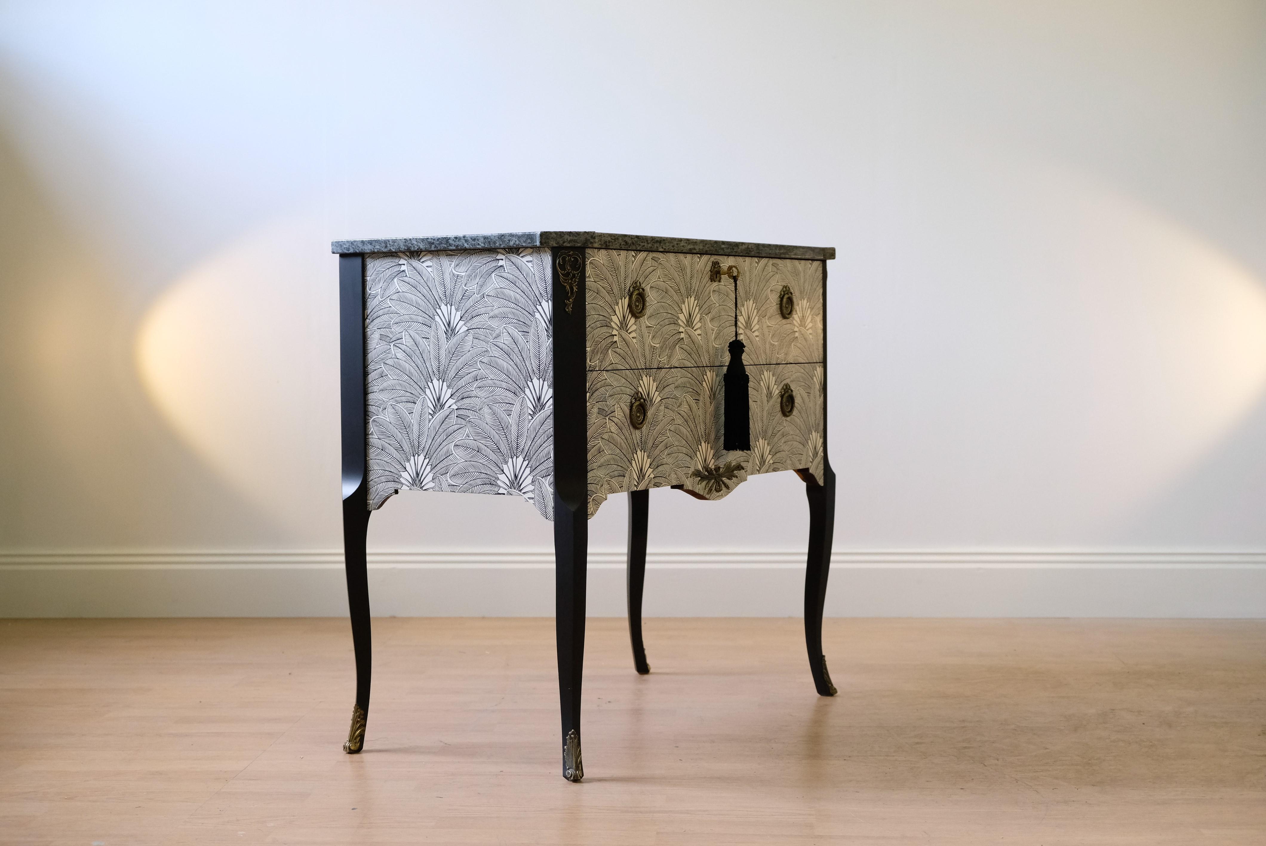 Gustavian Style Commode in Art Deco Style For Sale at 1stDibs