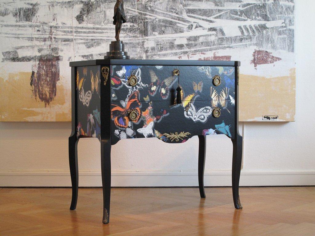 Gustavian Style Commode with Butterfly Christian Lacroix Design In Good Condition For Sale In Crowthorne, Surrey