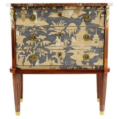Commode de style gustavien avec plateau en marbre naturel et design chinoiserie