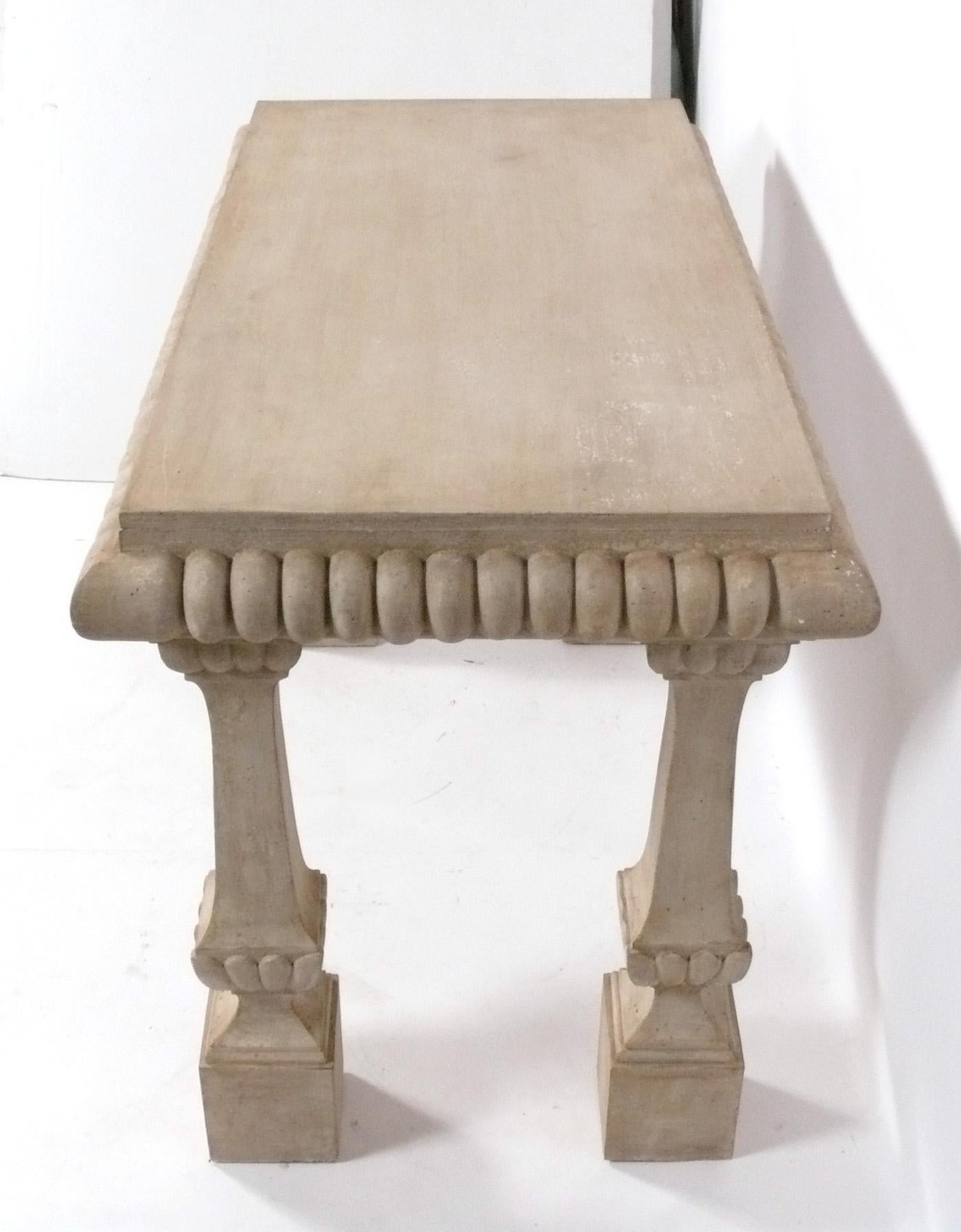 Mesa consola estilo Gustaviano Estadounidense en venta